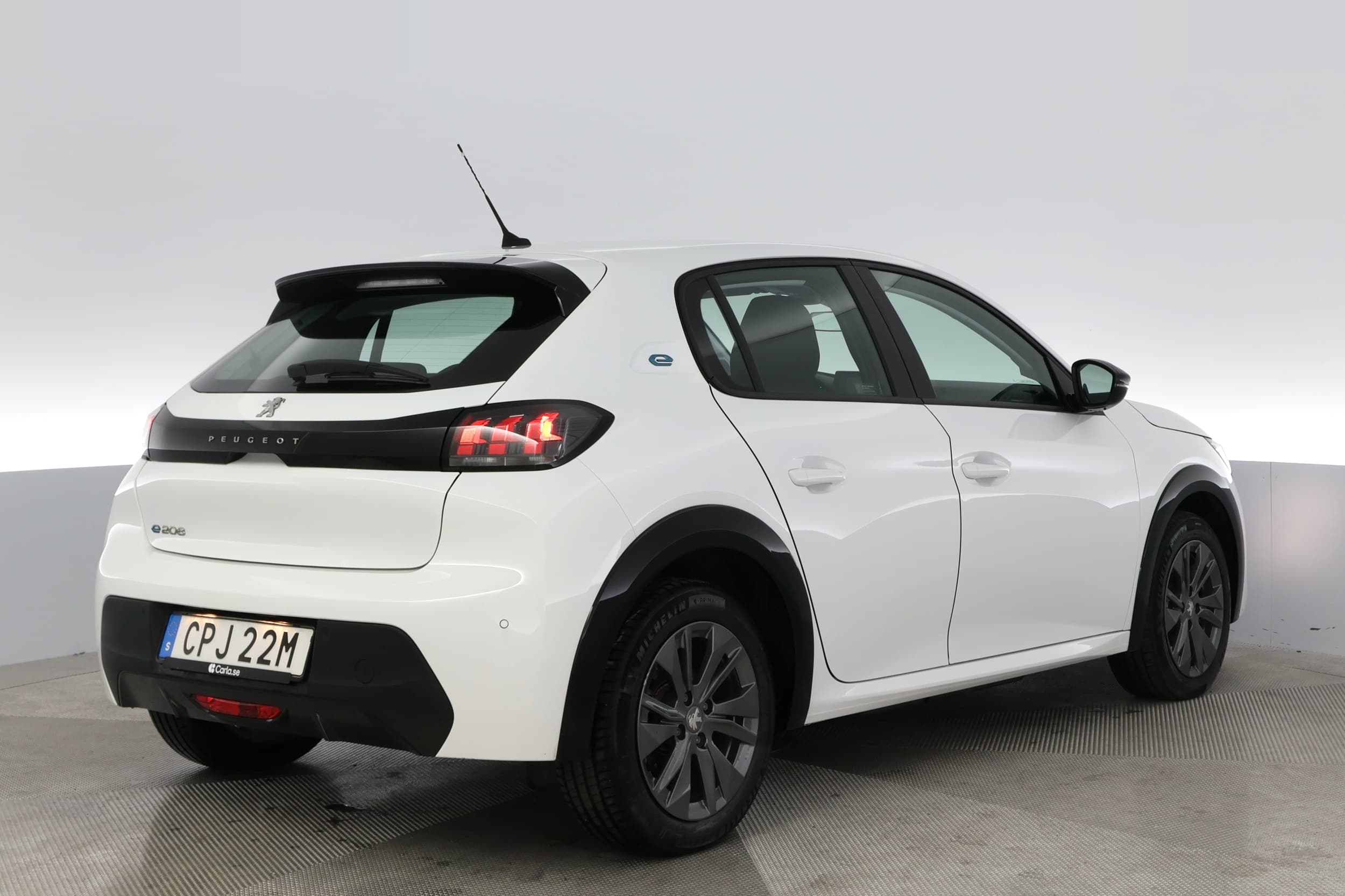 Peugeot e-208