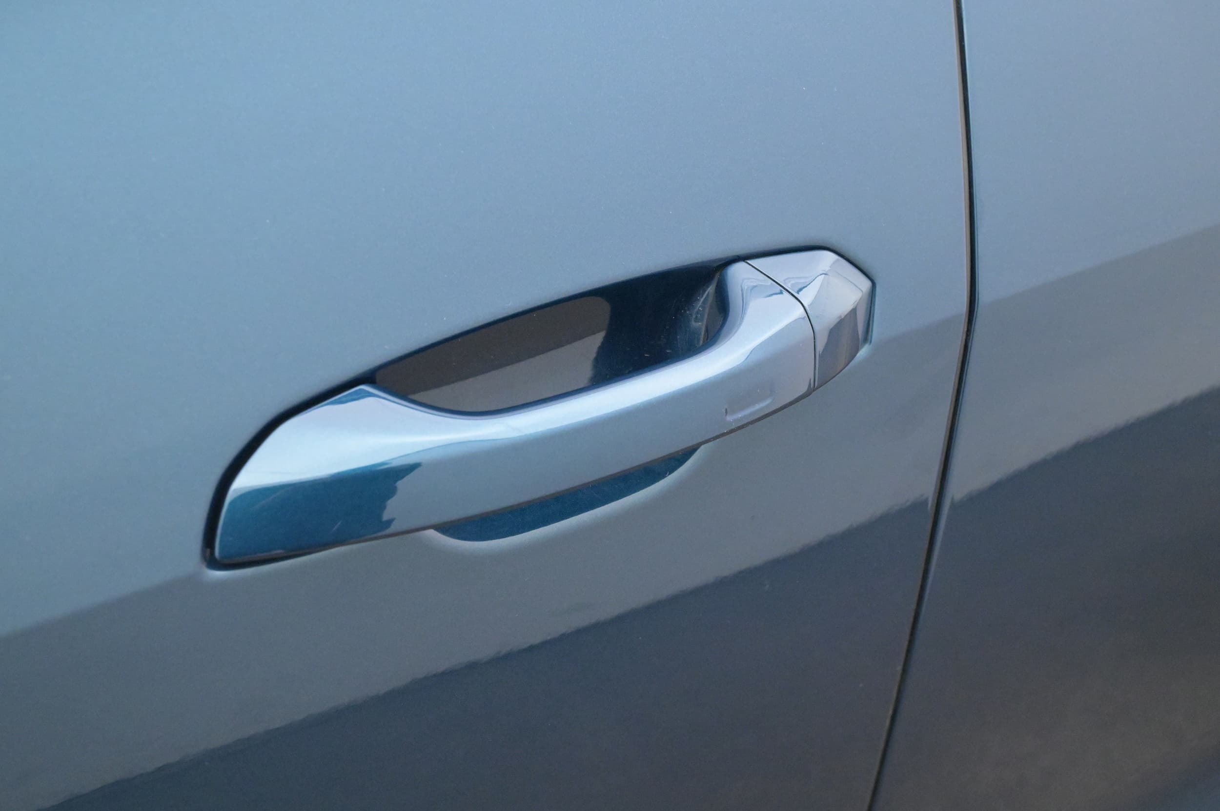 Komfortnyckel och stöldlarm (Keyless öppning och låsning)