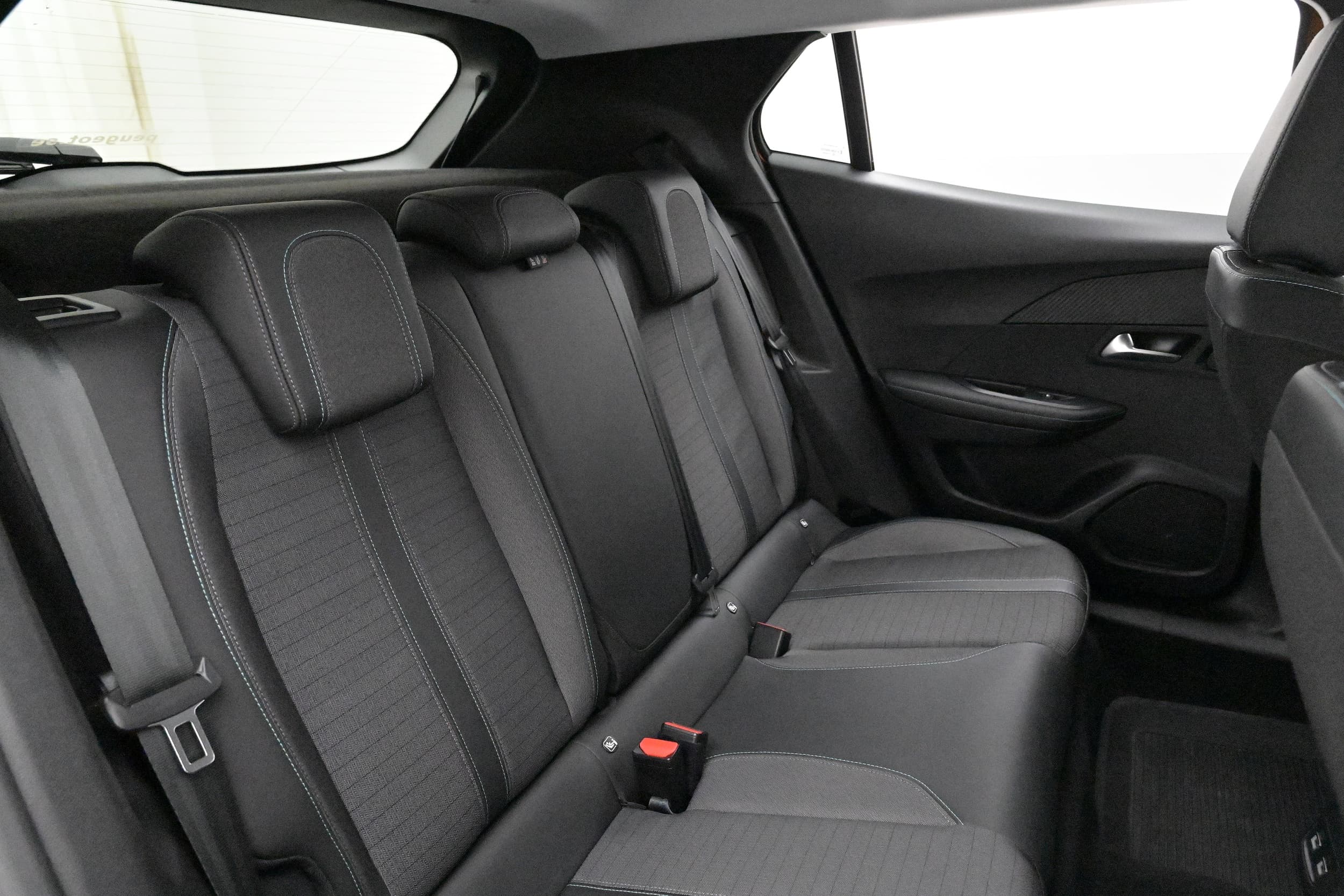 Peugeot e-2008