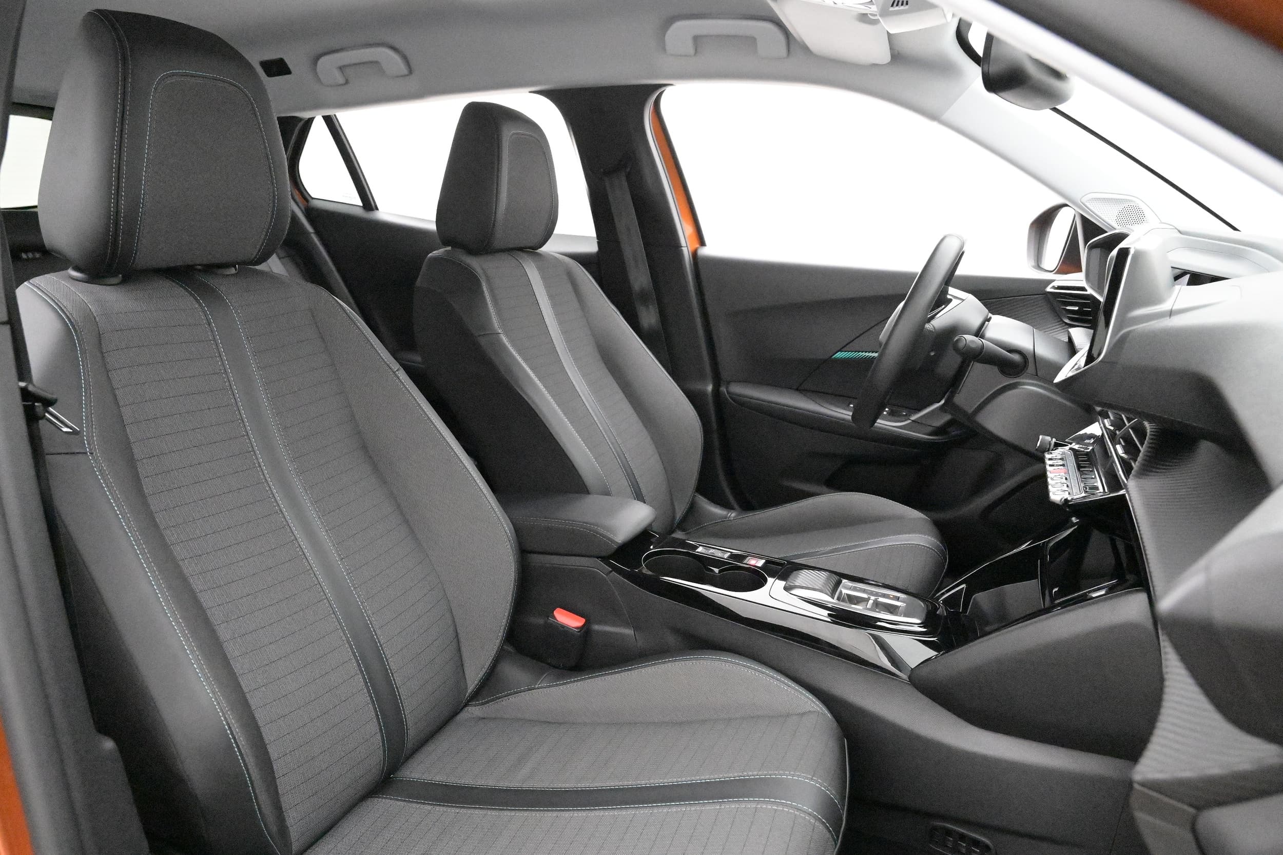 Peugeot e-2008
