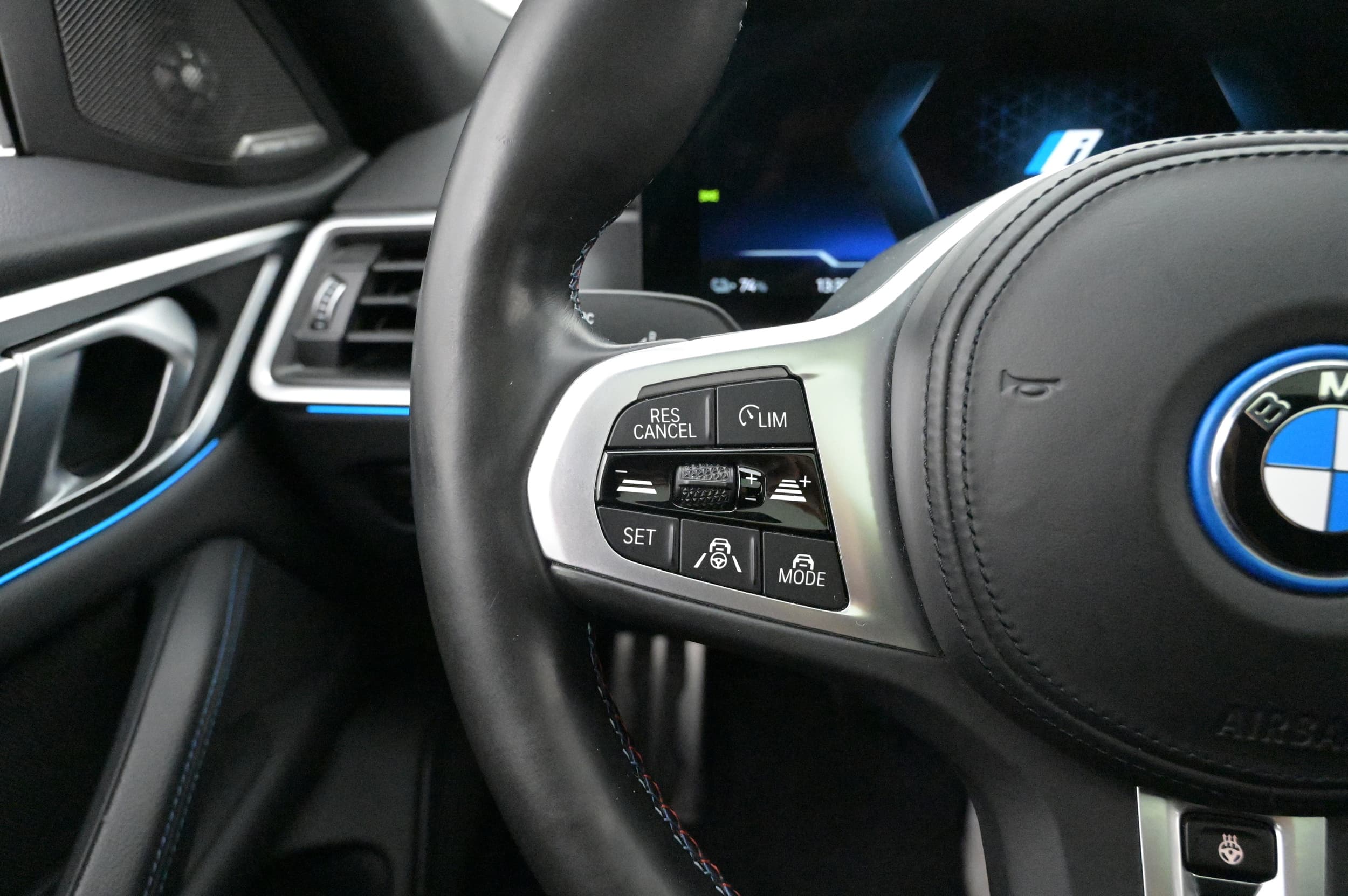 Adaptiv farthållare (Driving Assistant Professional)