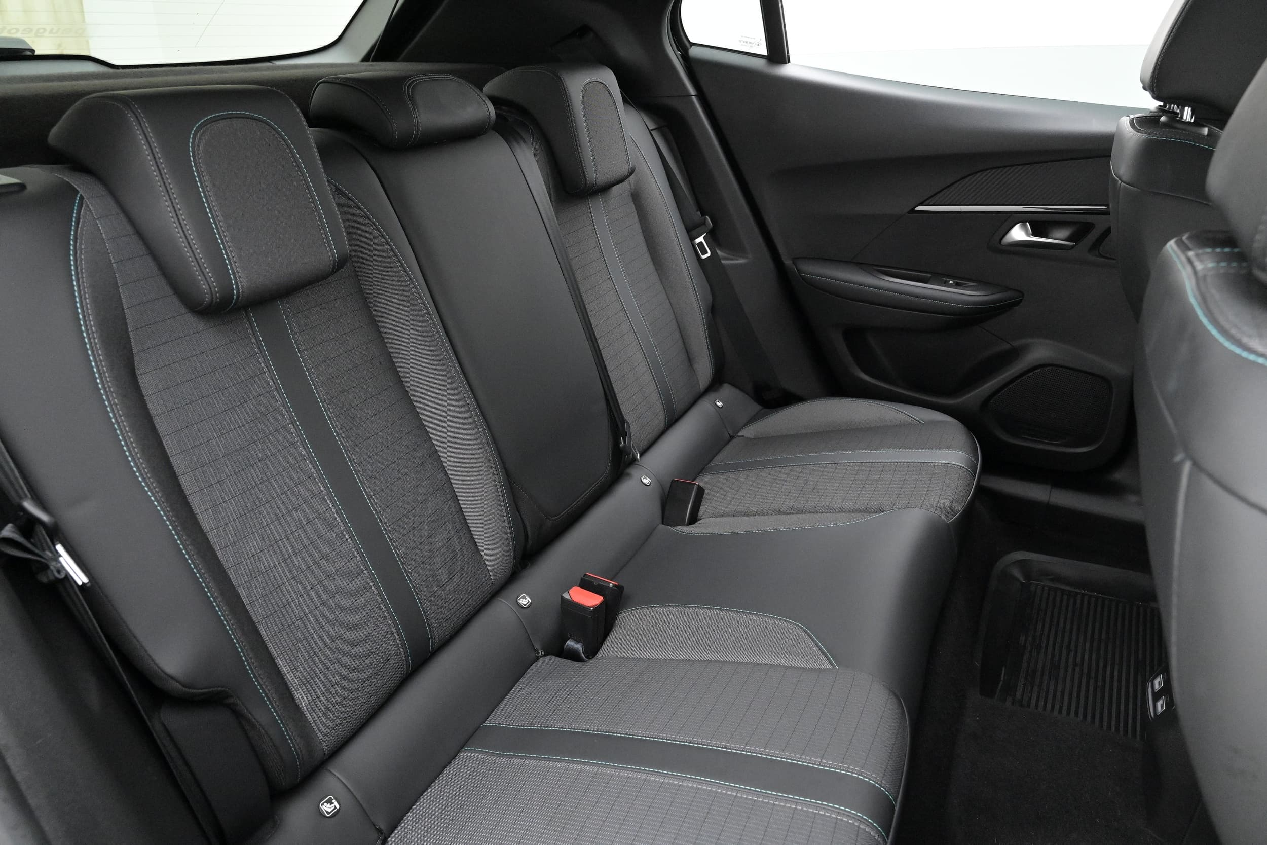 Peugeot e-2008