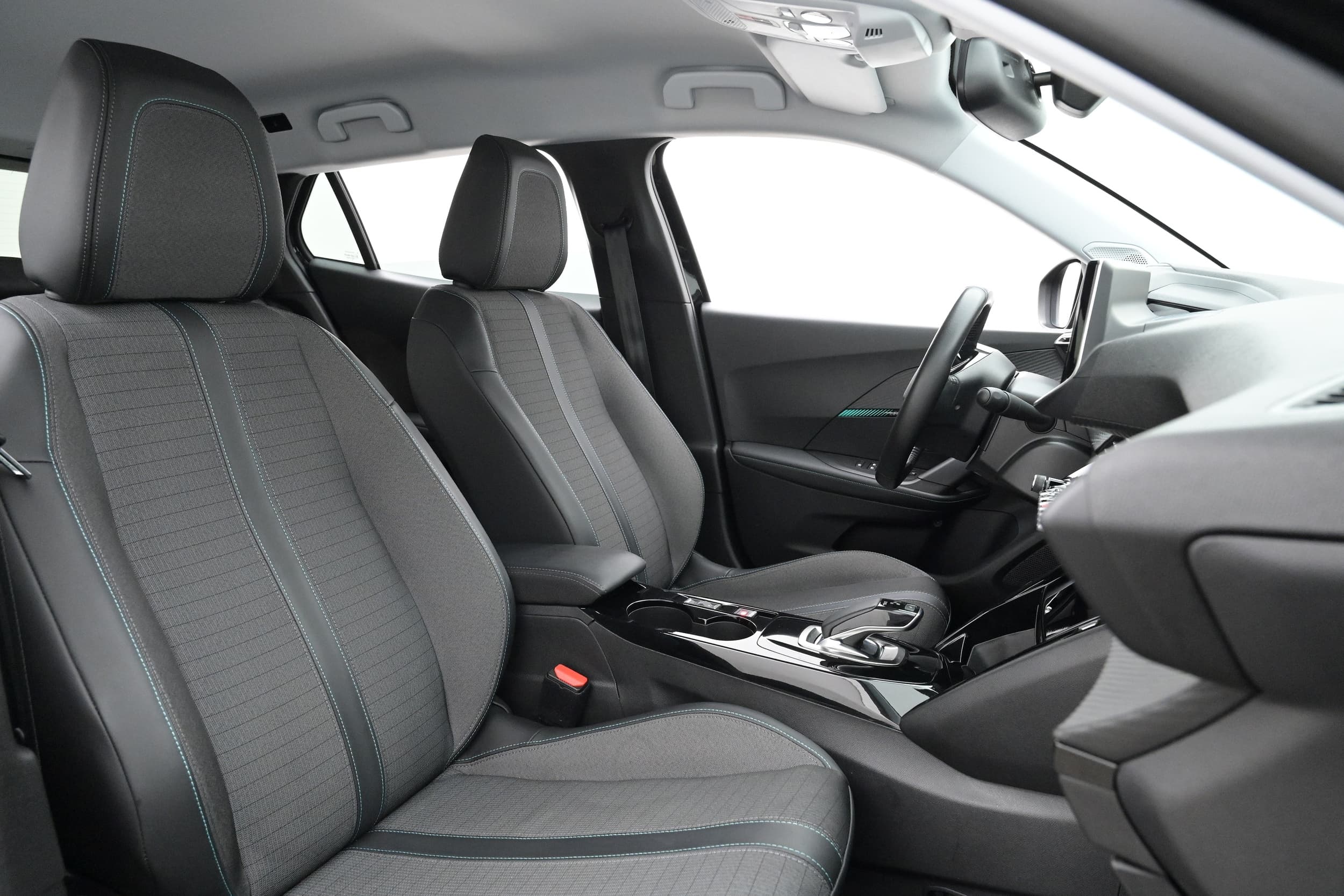 Peugeot e-2008