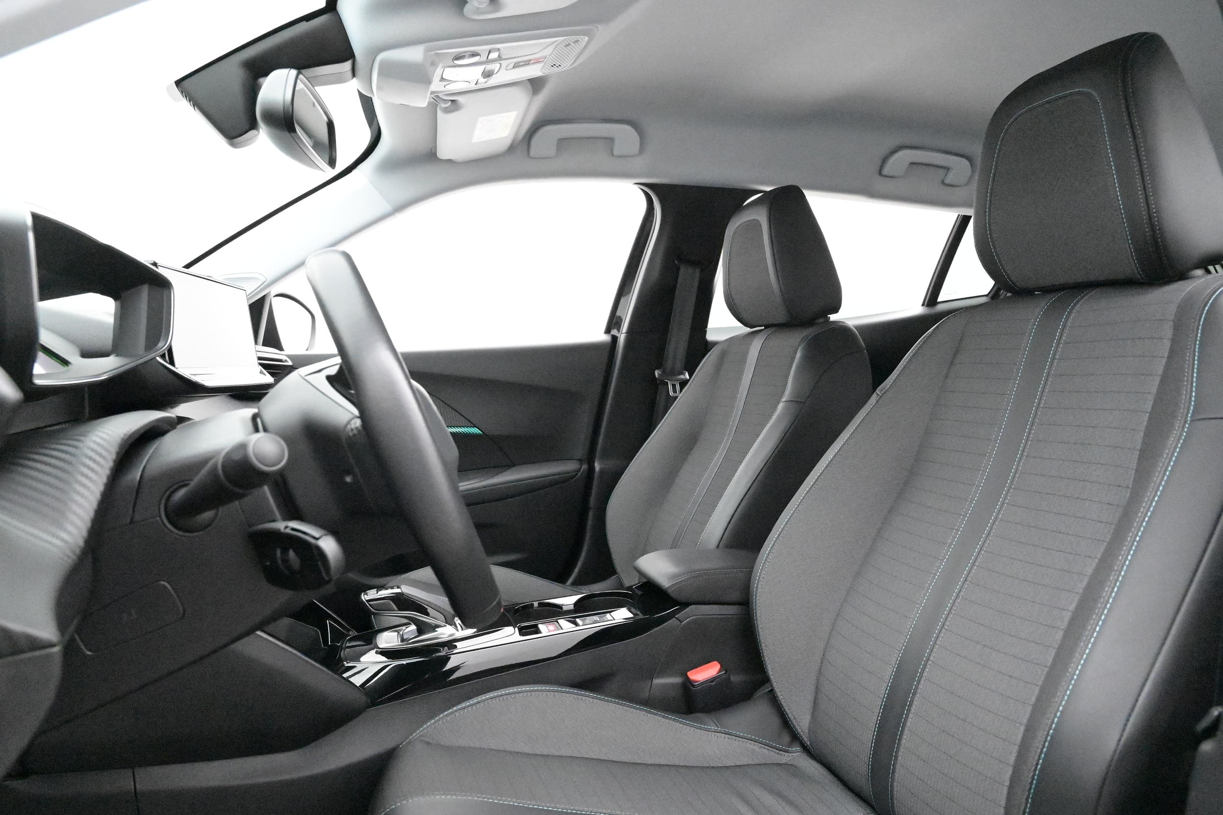 Peugeot e-2008