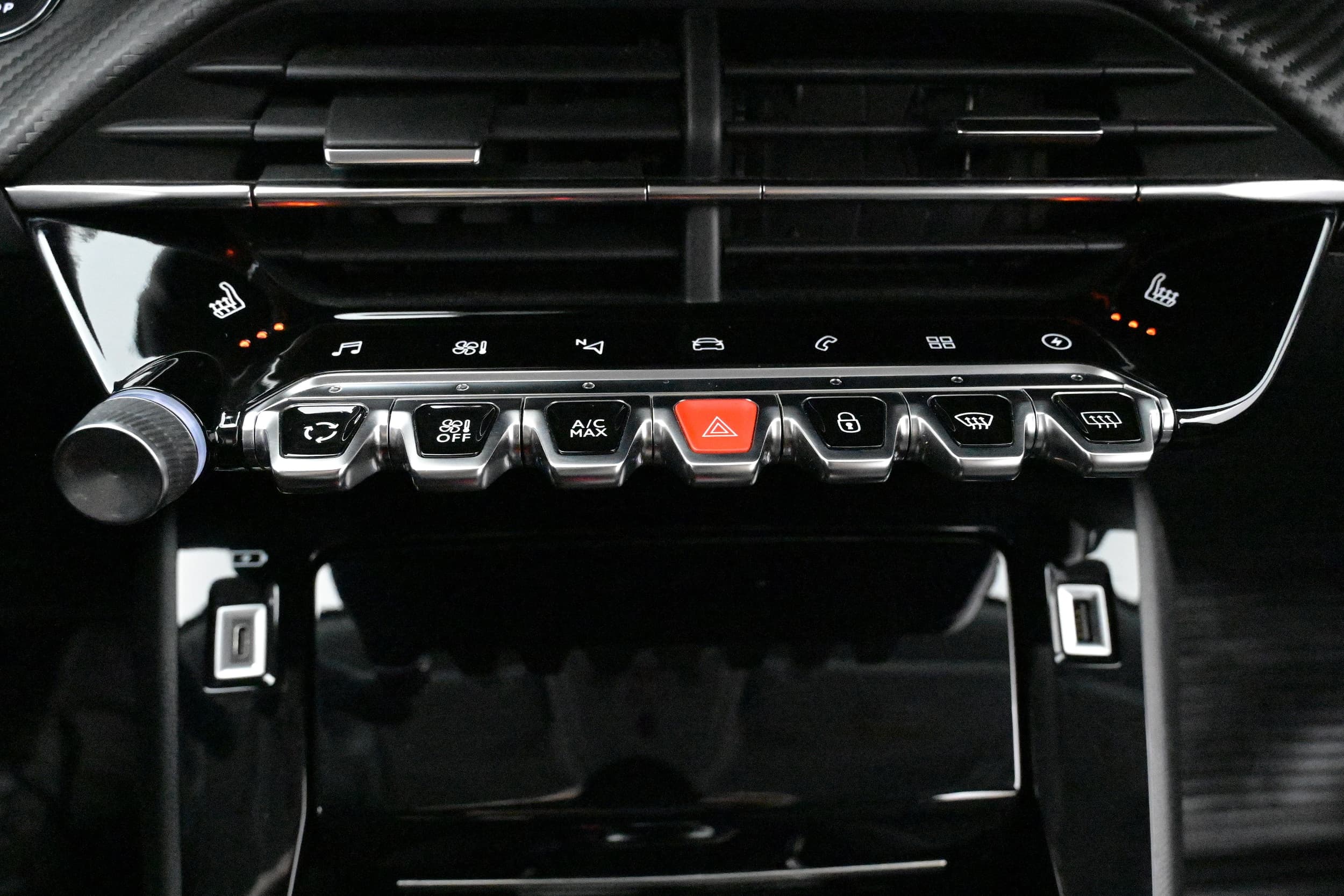 Peugeot e-2008