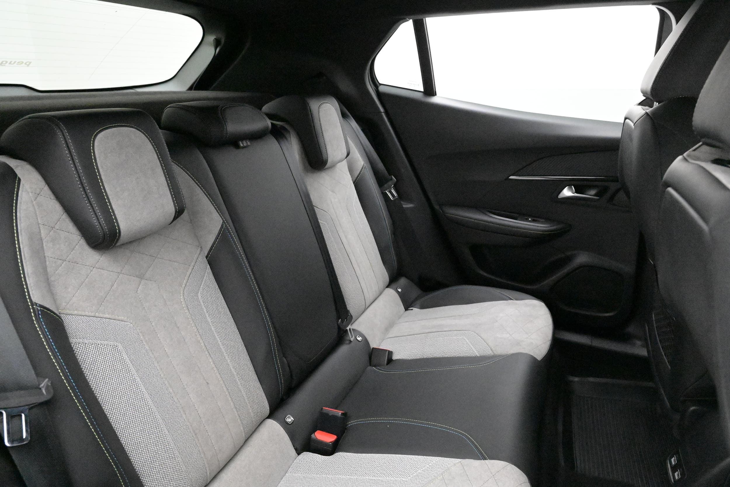 Peugeot e-2008