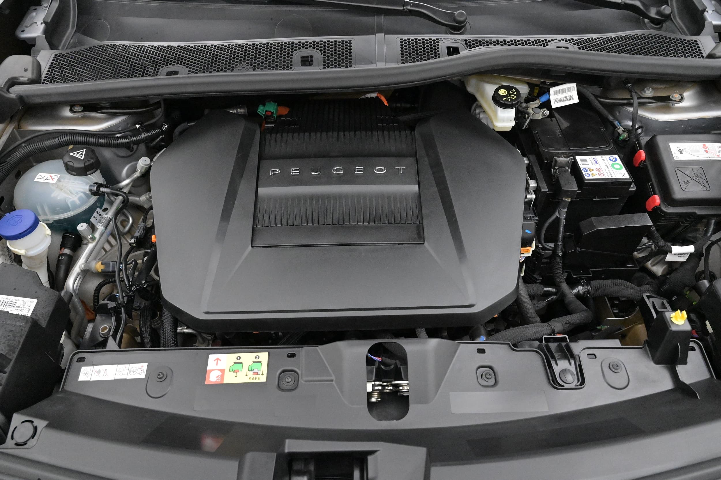 Peugeot e-2008