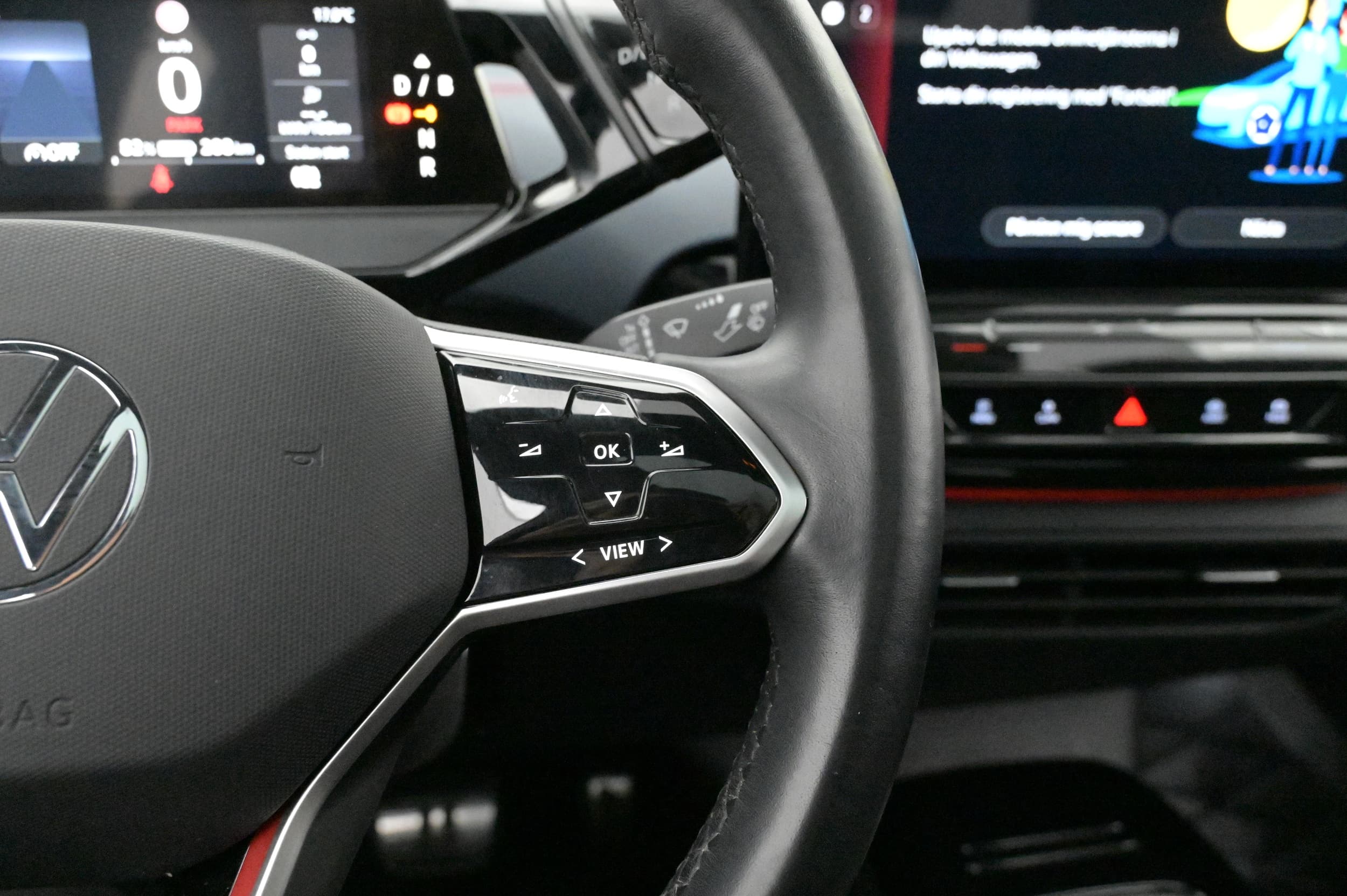 Multifunktionsratt med adaptiv farthållare