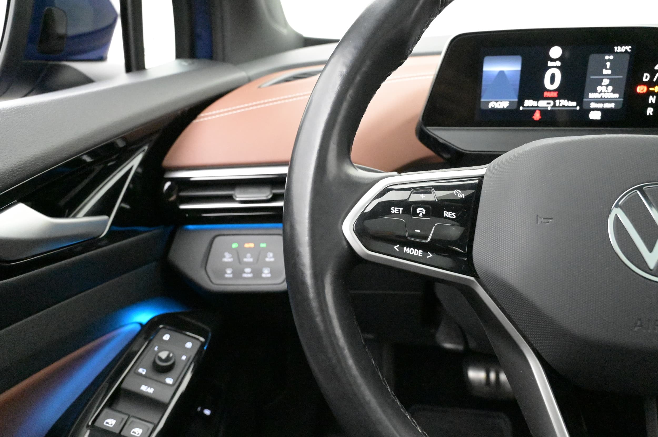 Multifunktionsratt med adaptiv farthållare