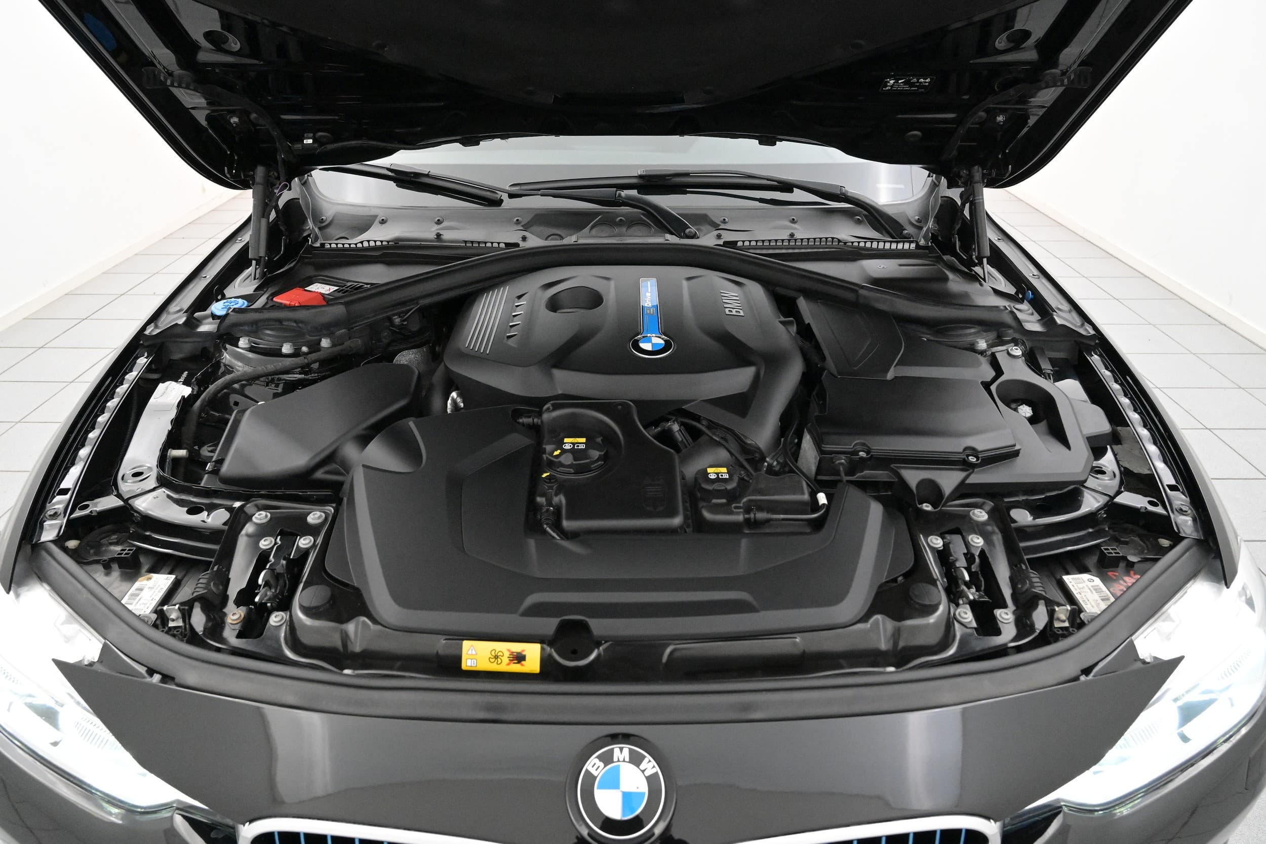 BMW 330e