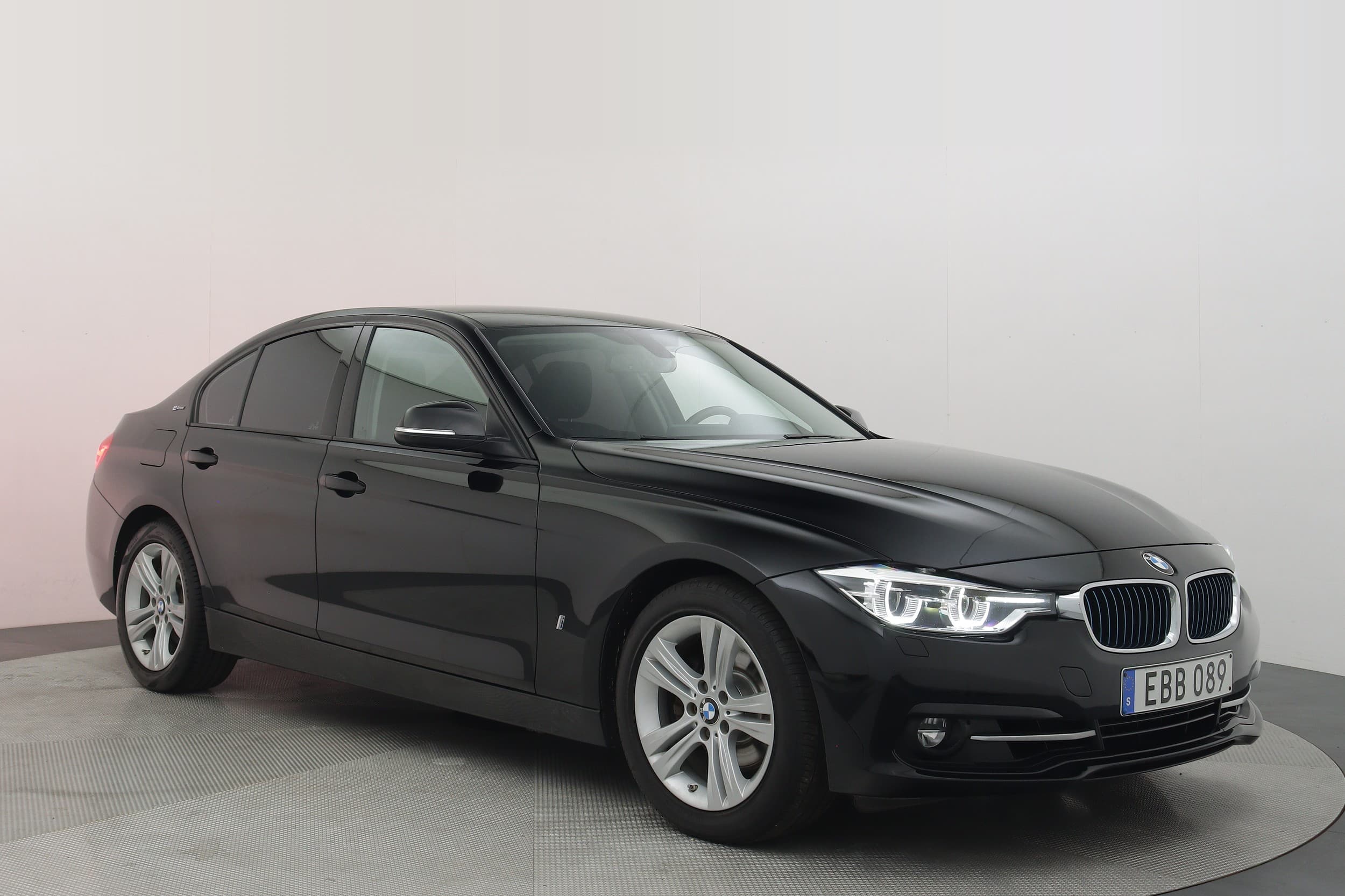 BMW 330e