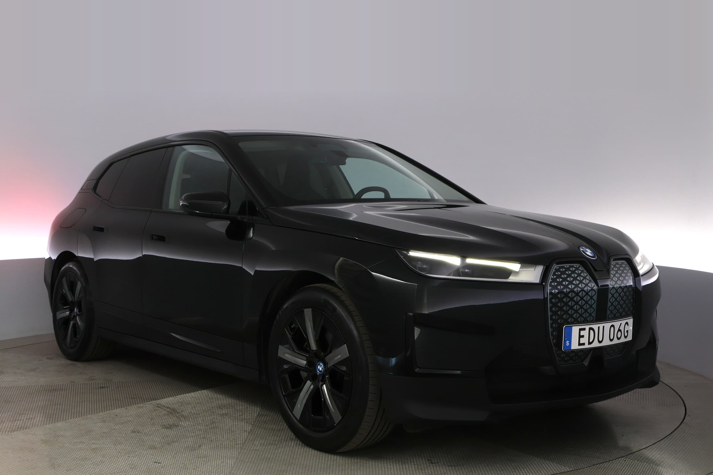 BMW iX