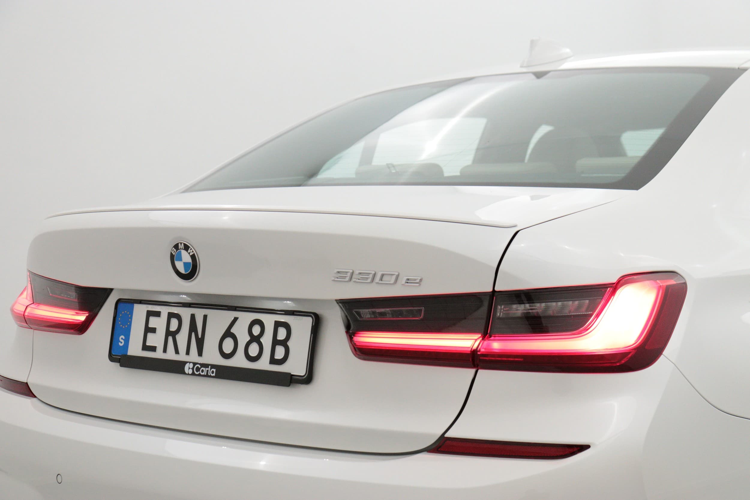 BMW 330e 