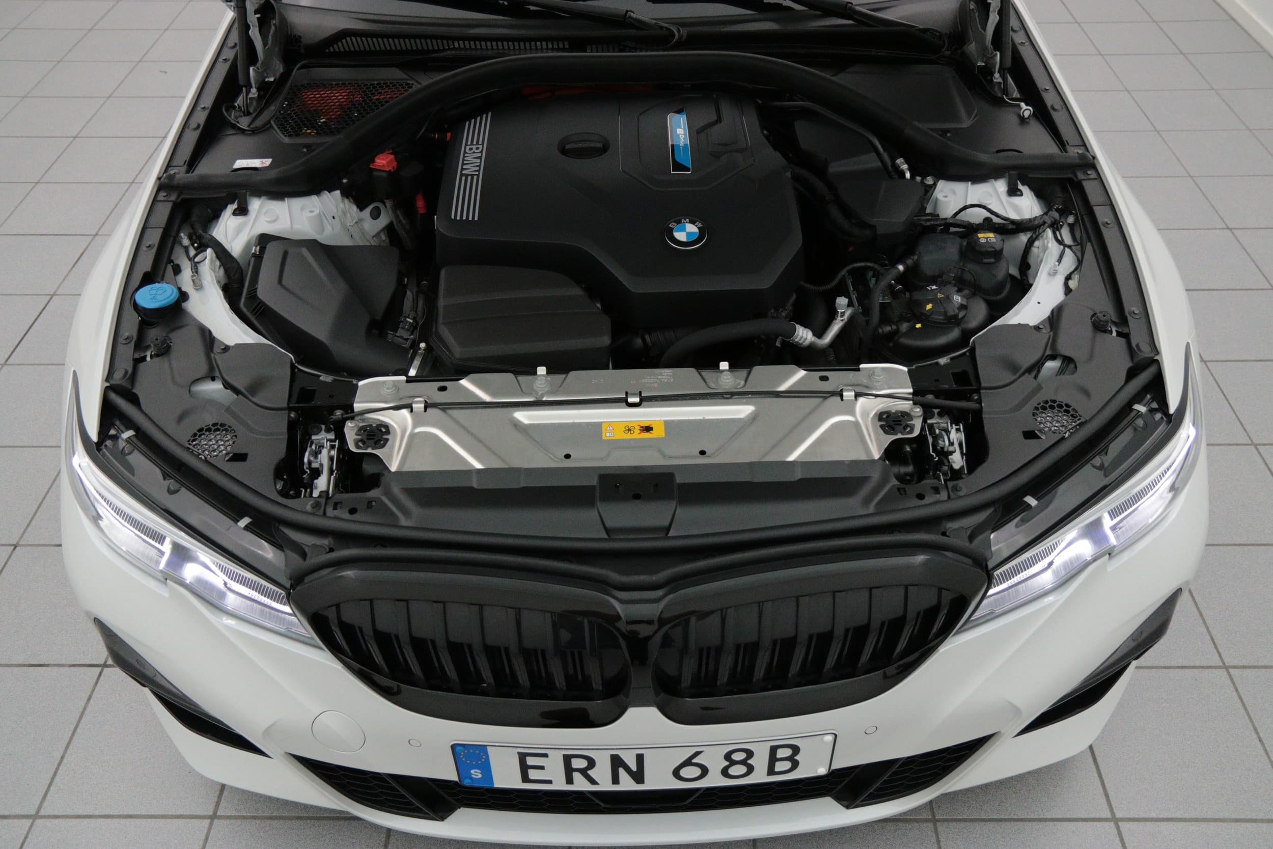 BMW 330e 