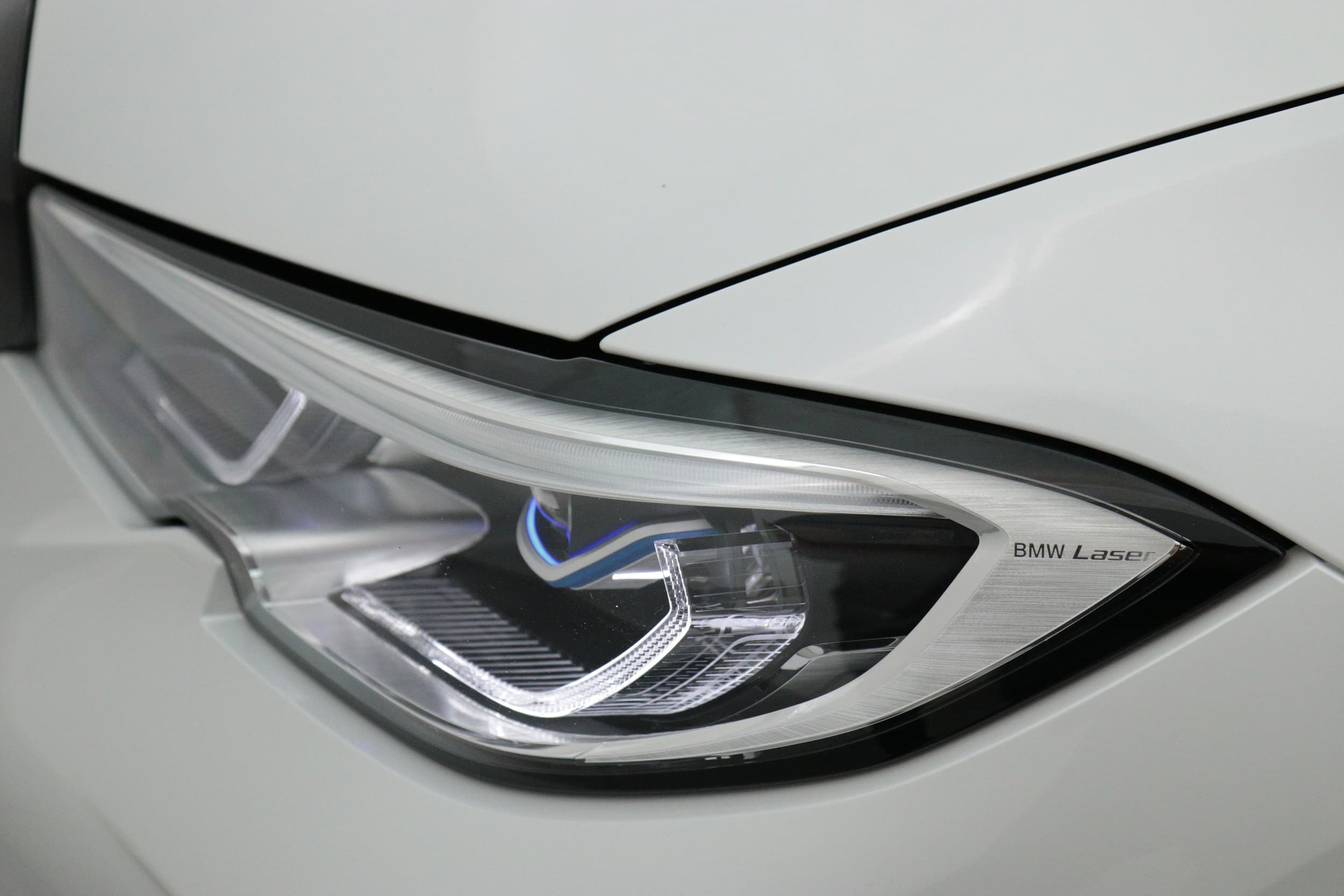 BMW 330e 