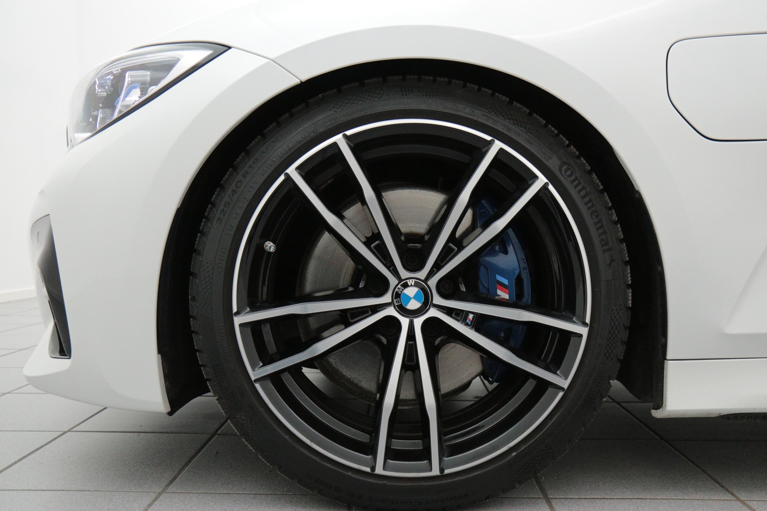 BMW 330e 