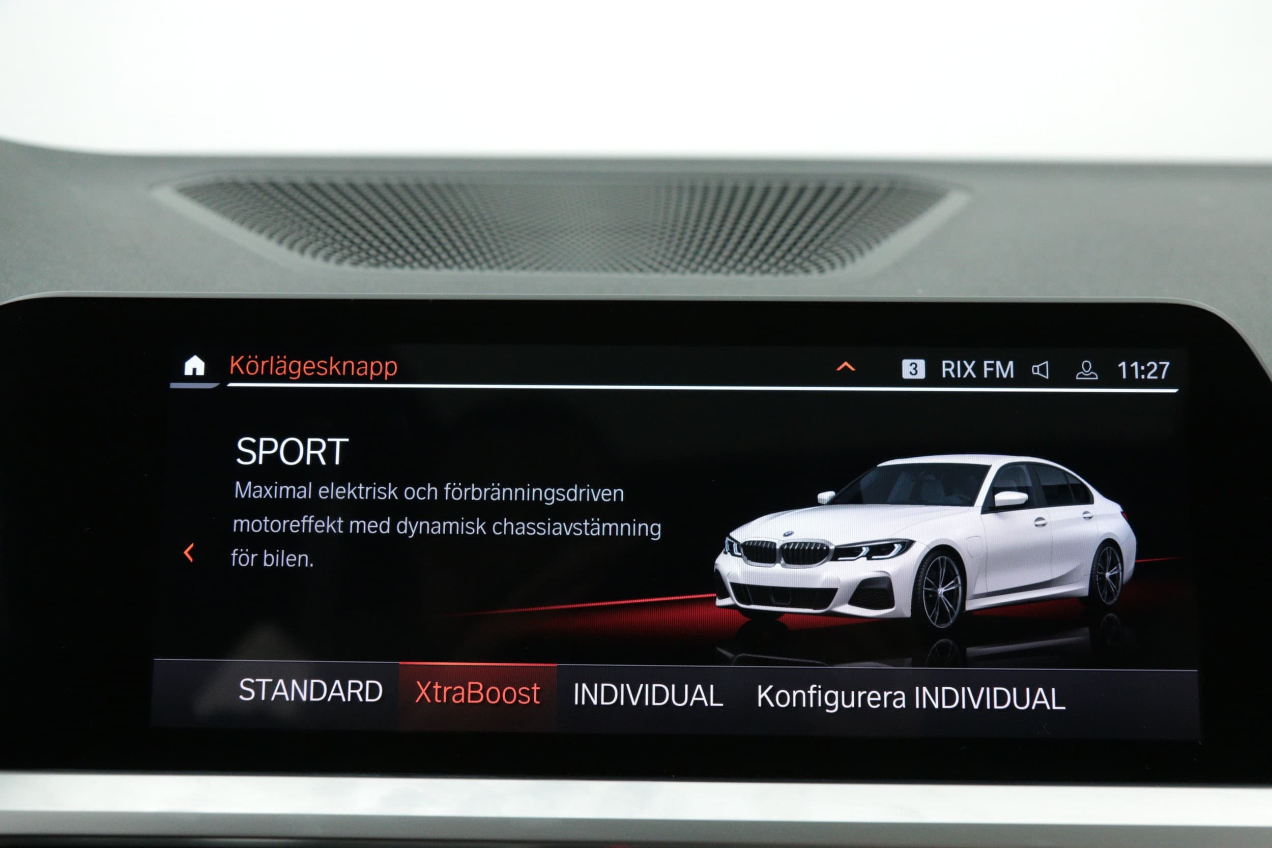 BMW 330e 