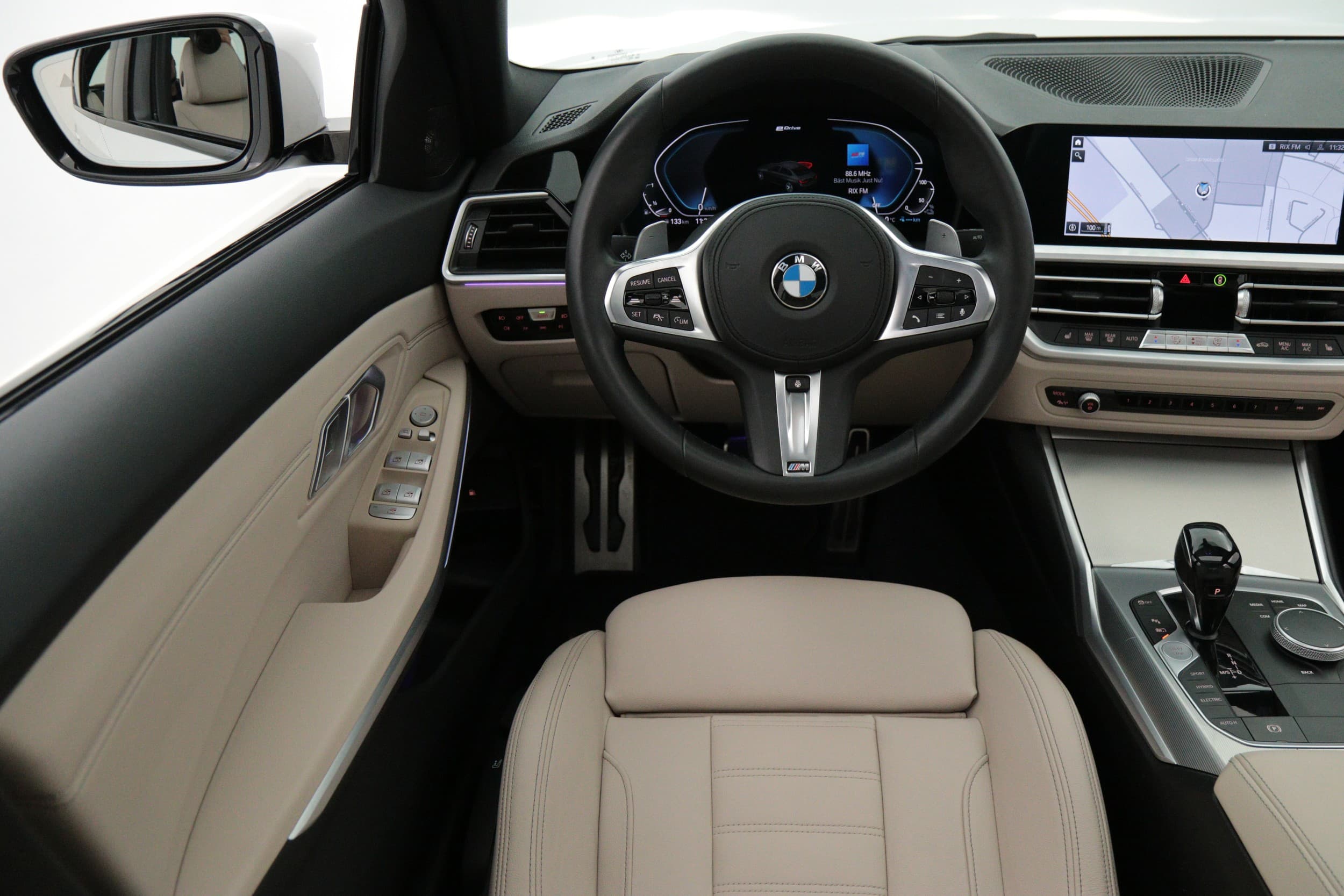BMW 330e 