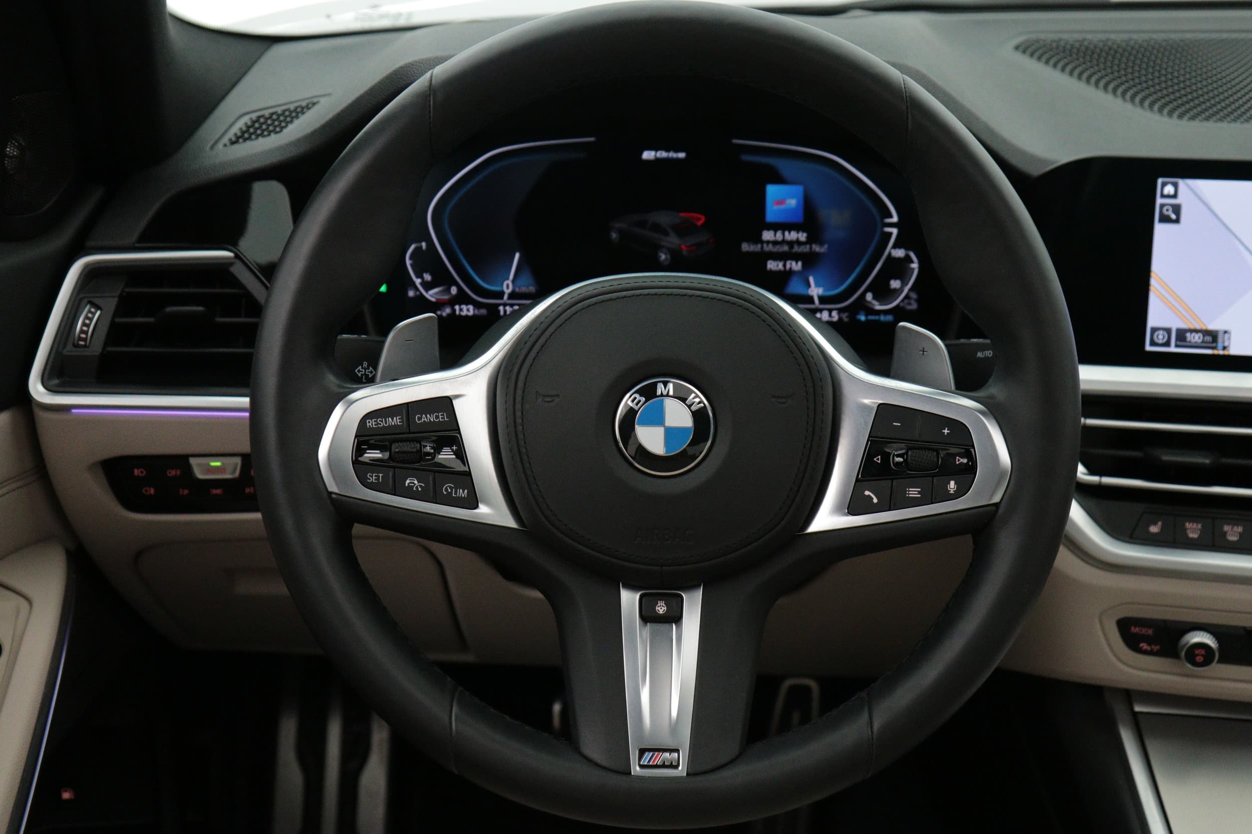 BMW 330e 