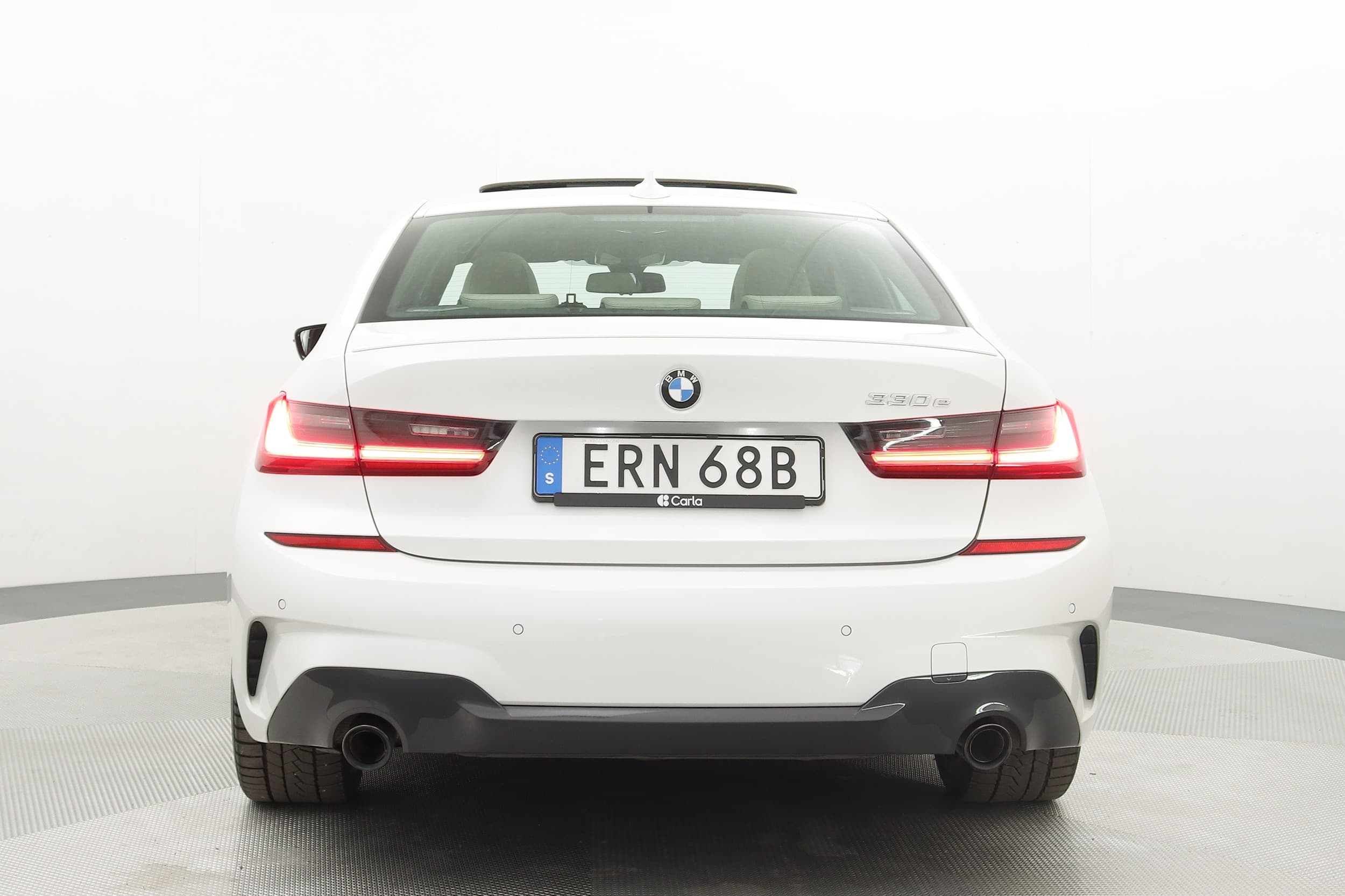 BMW 330e 