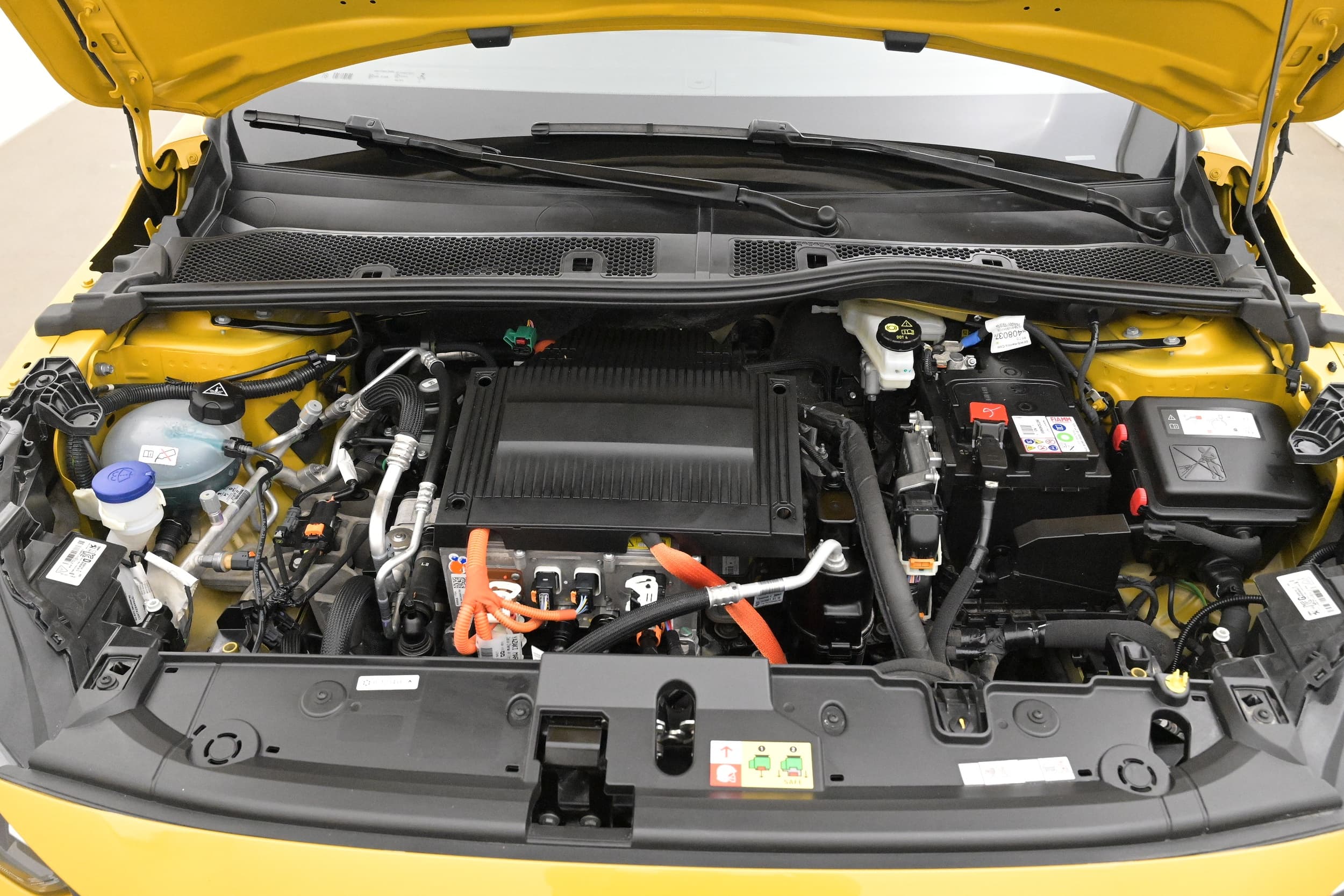 Peugeot e-208