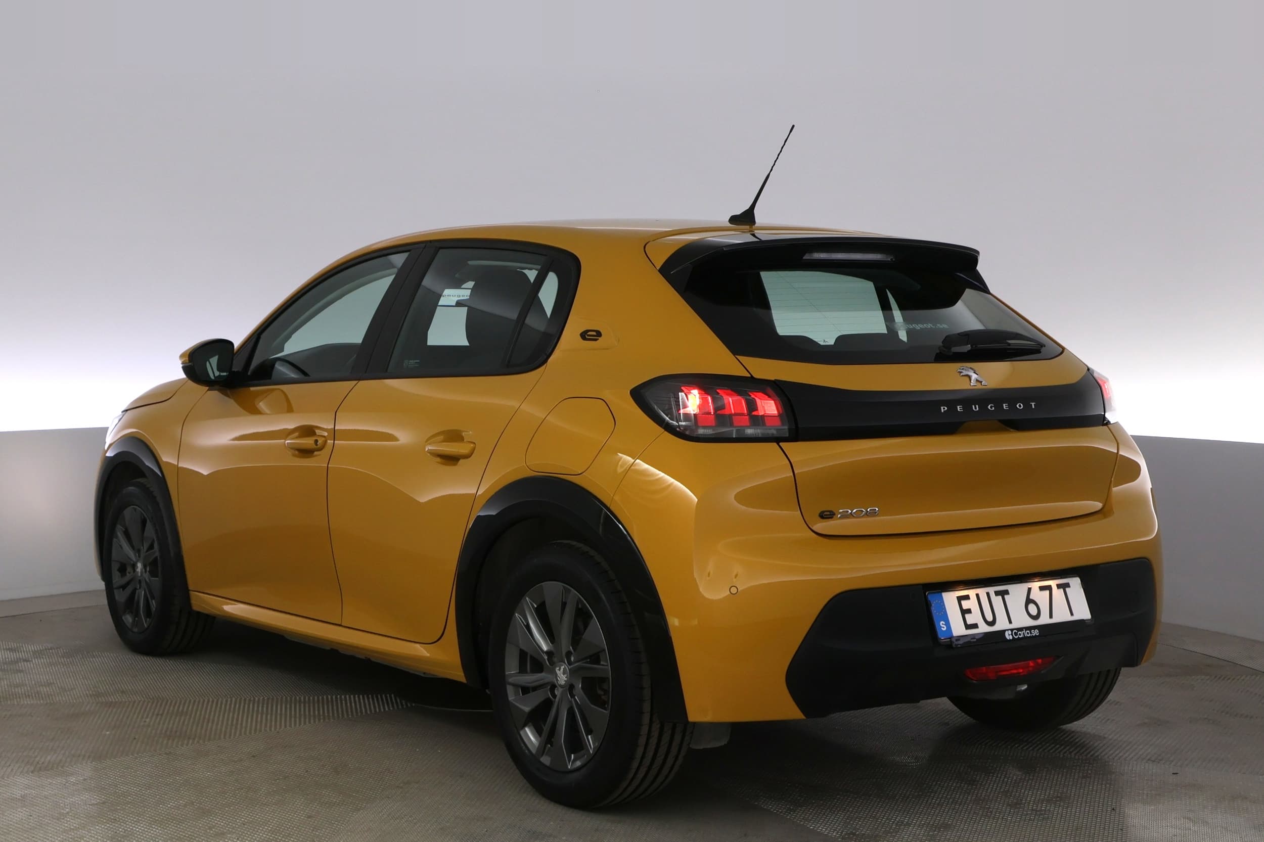 Peugeot e-208