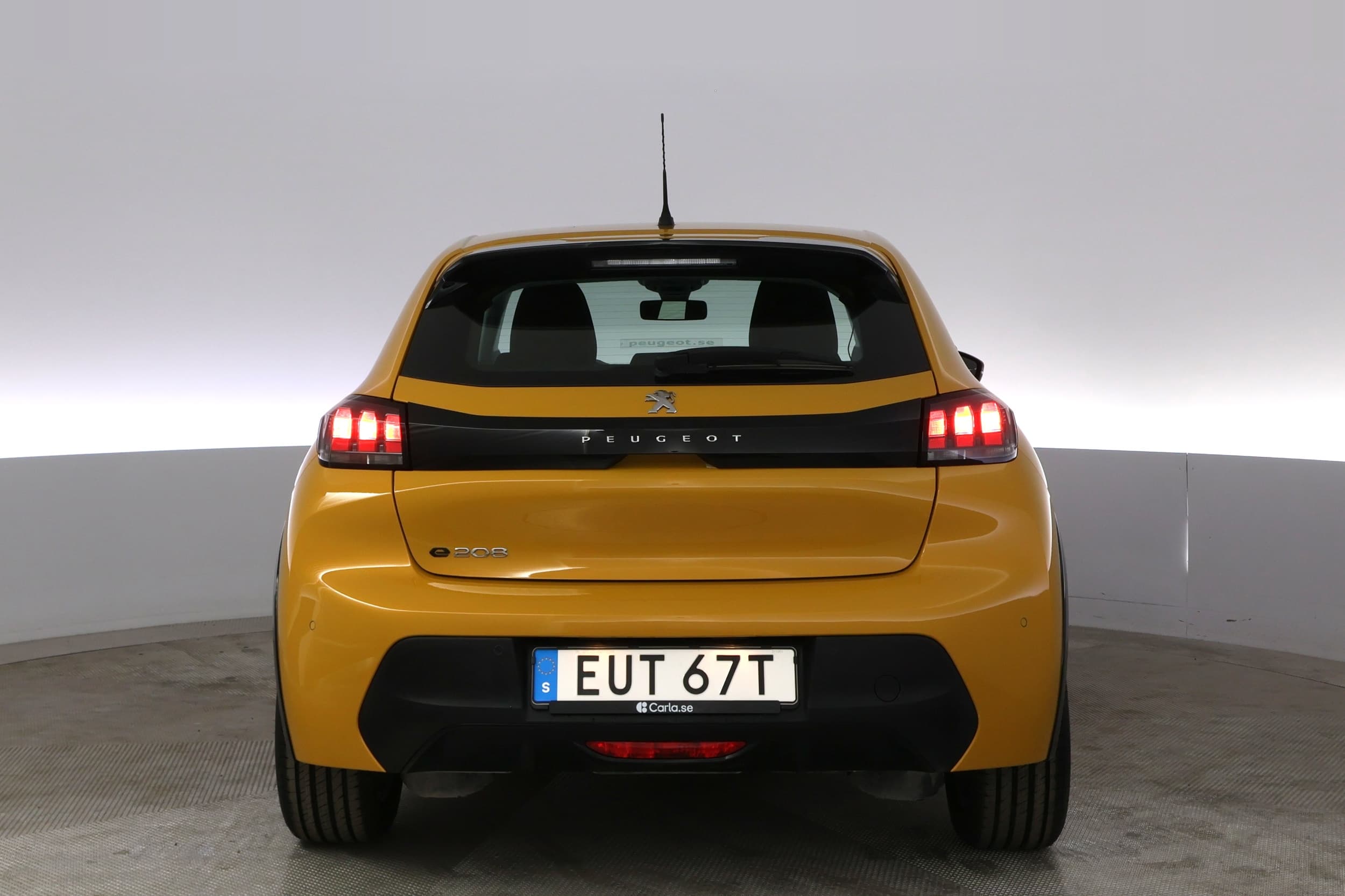Peugeot e-208