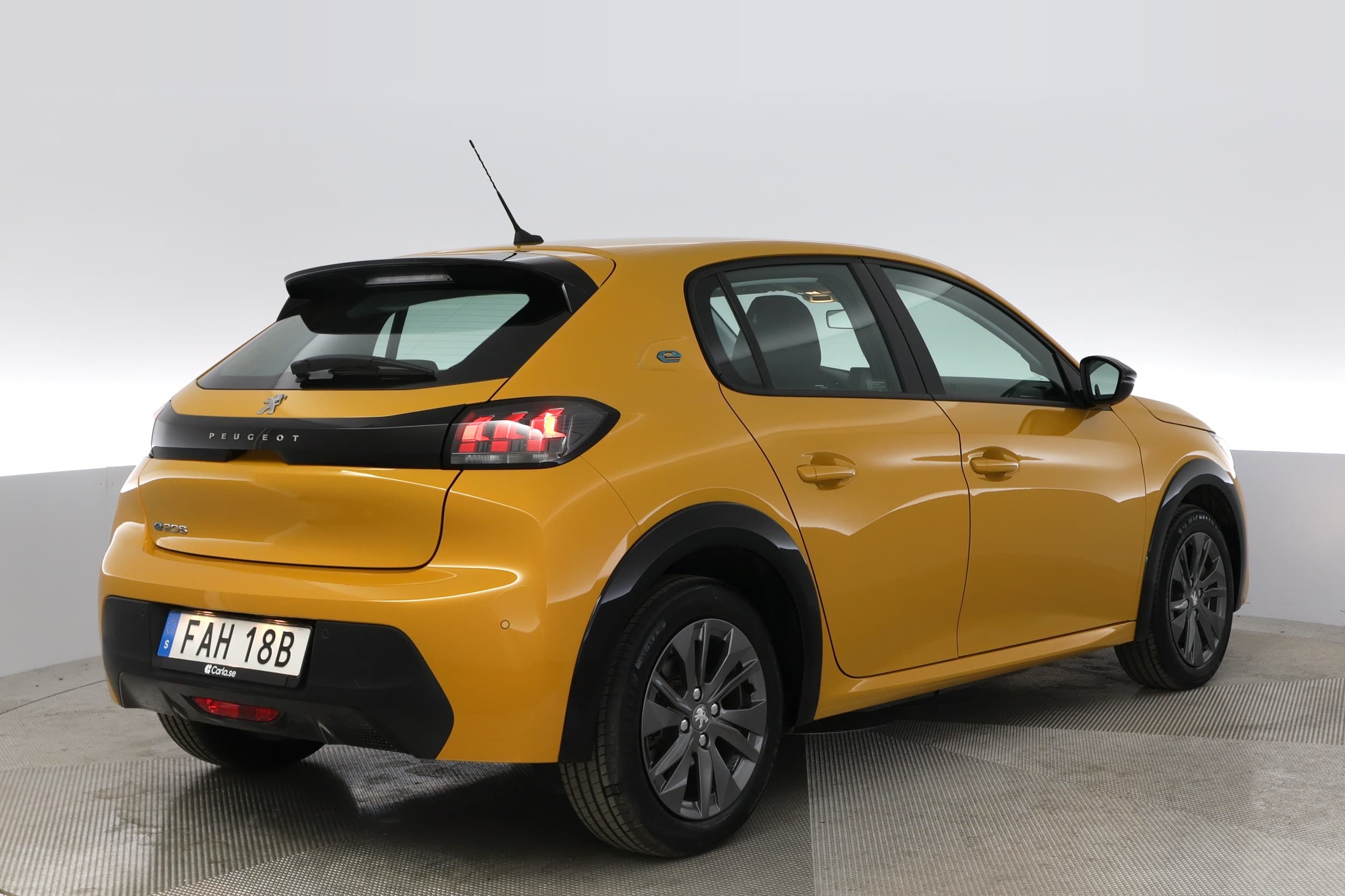 Peugeot e-208