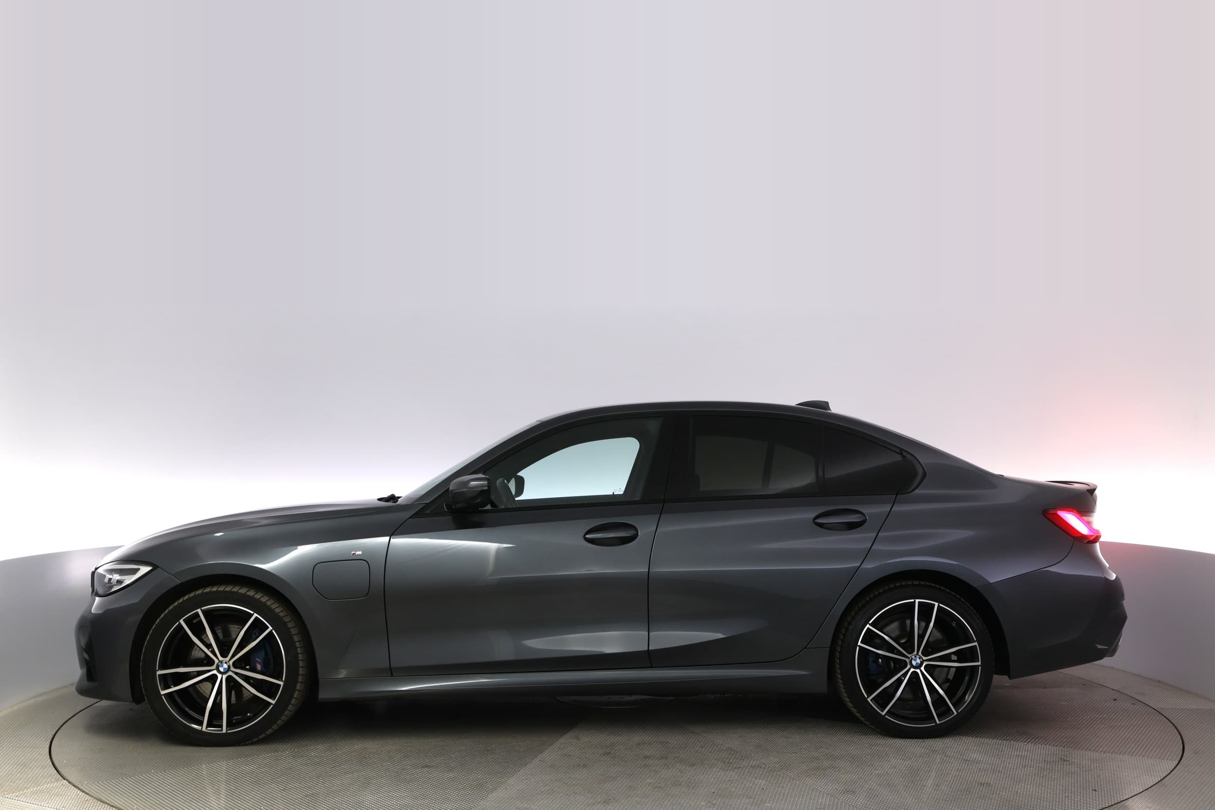 BMW 330e