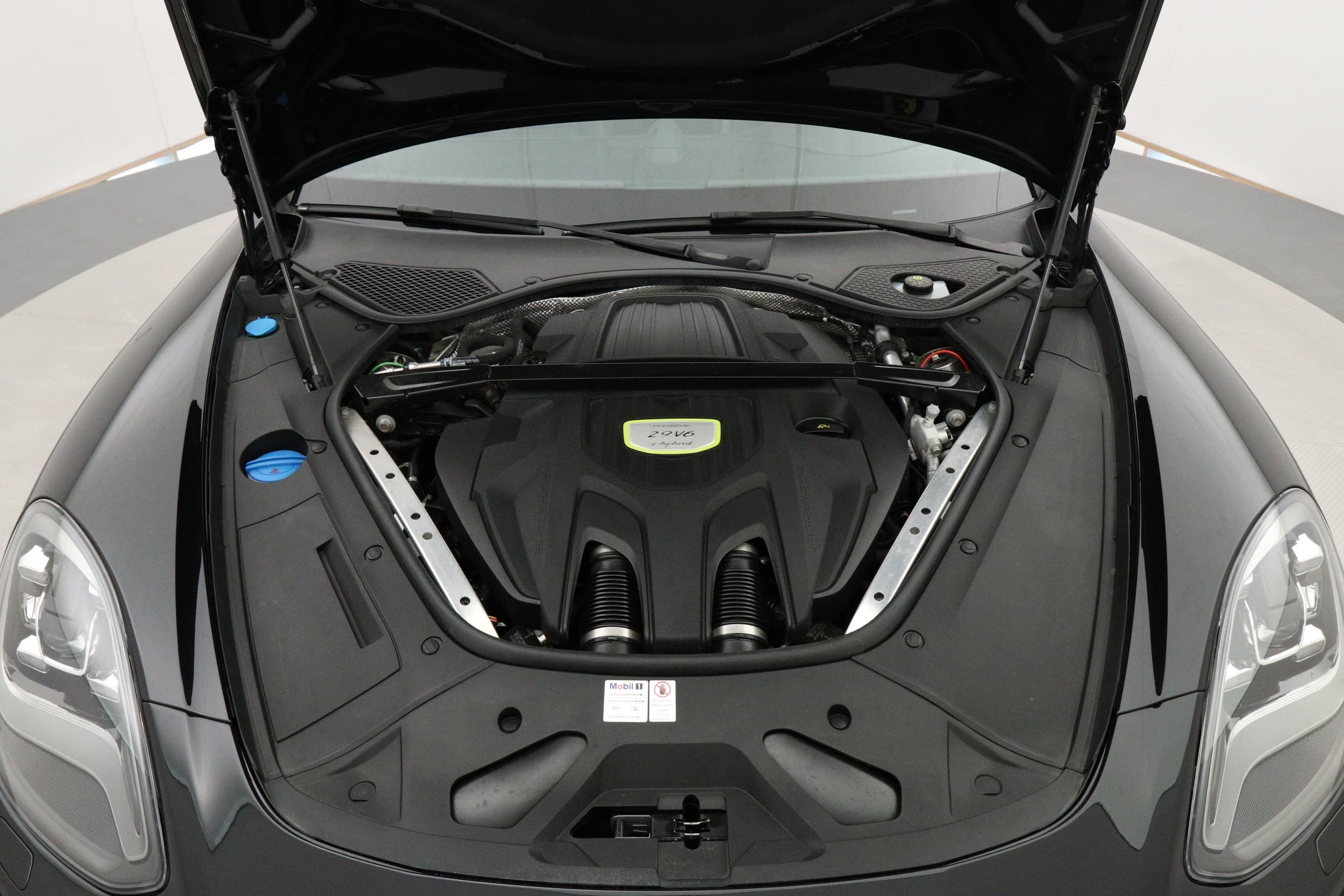 Porsche Panamera 4