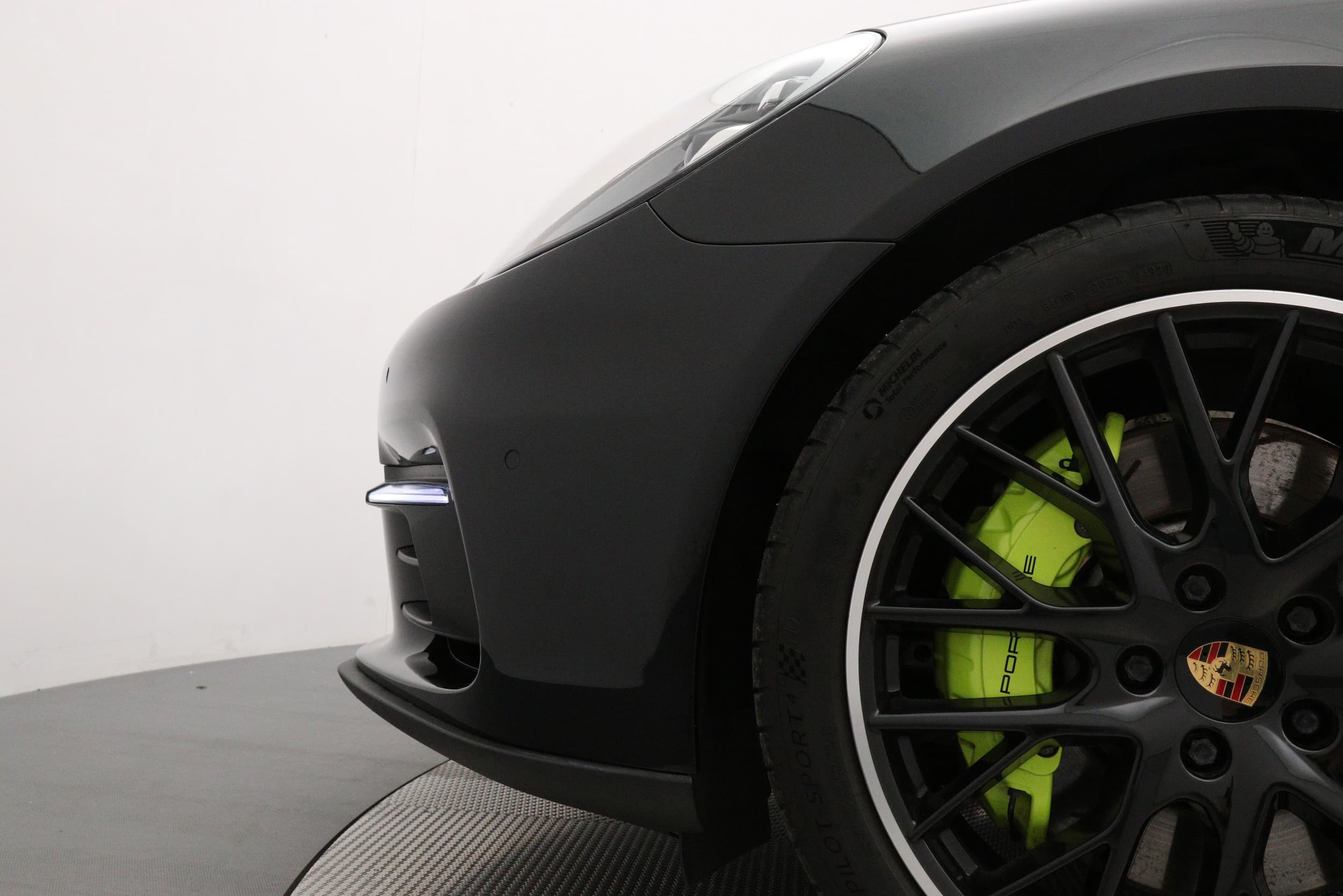 Porsche Panamera 4