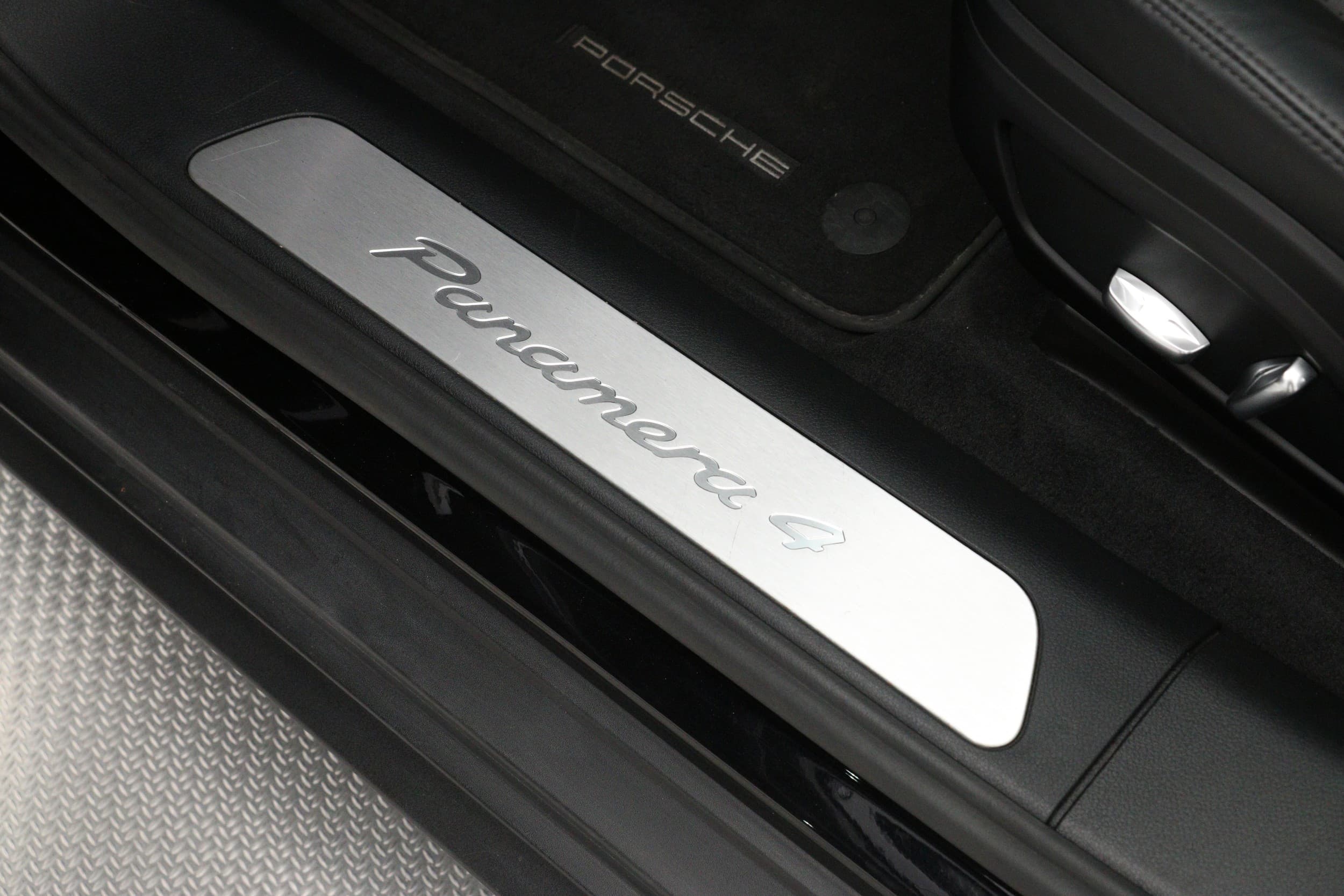 Porsche Panamera 4