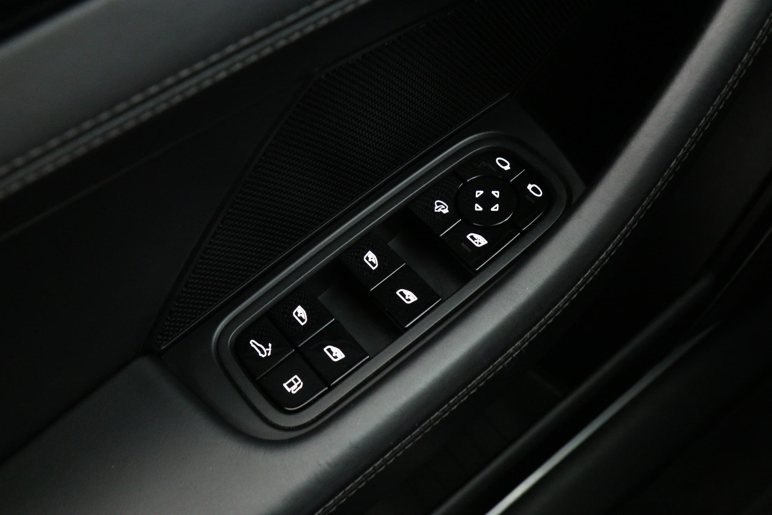 Porsche Panamera 4