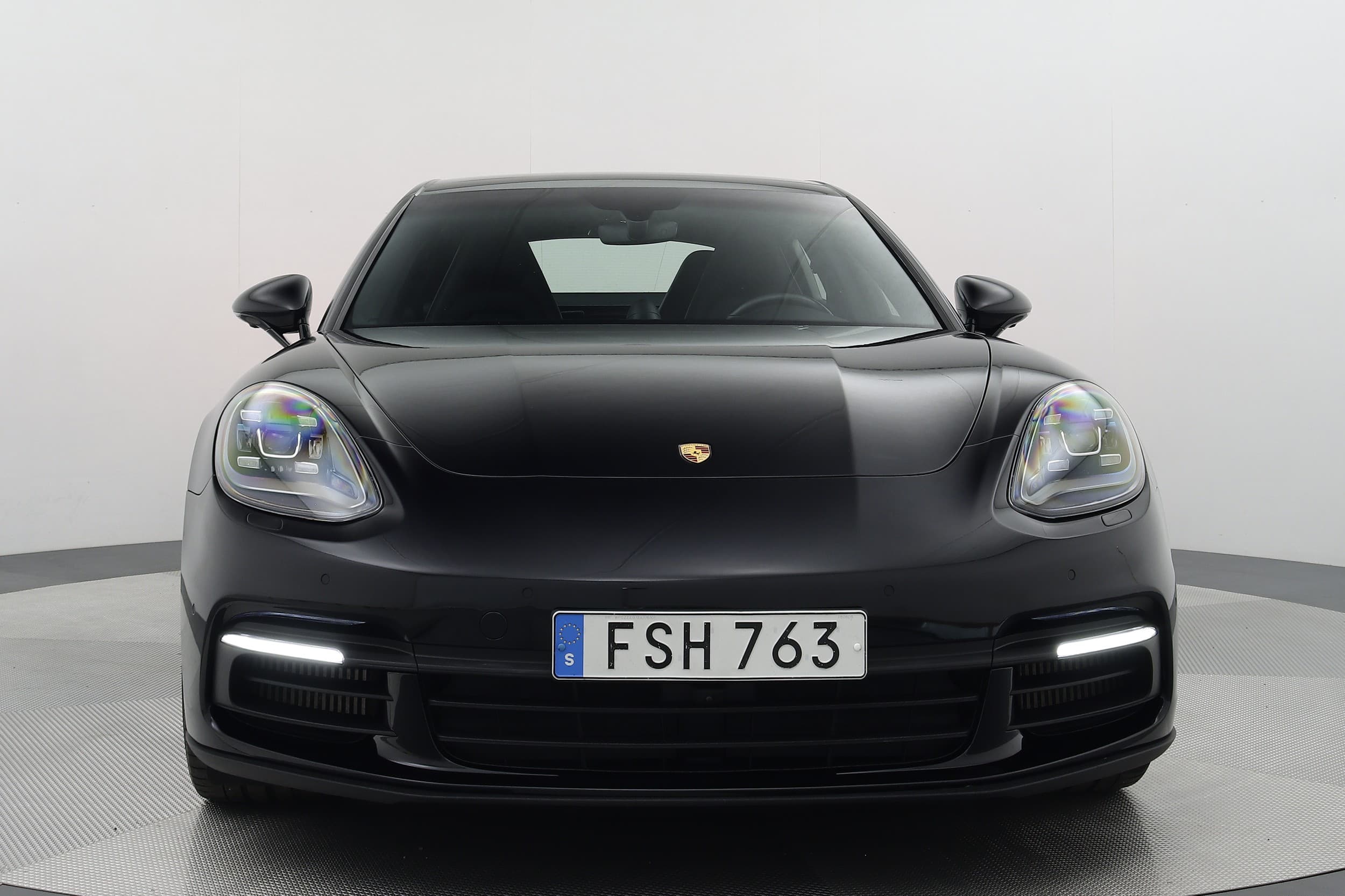 Porsche Panamera 4