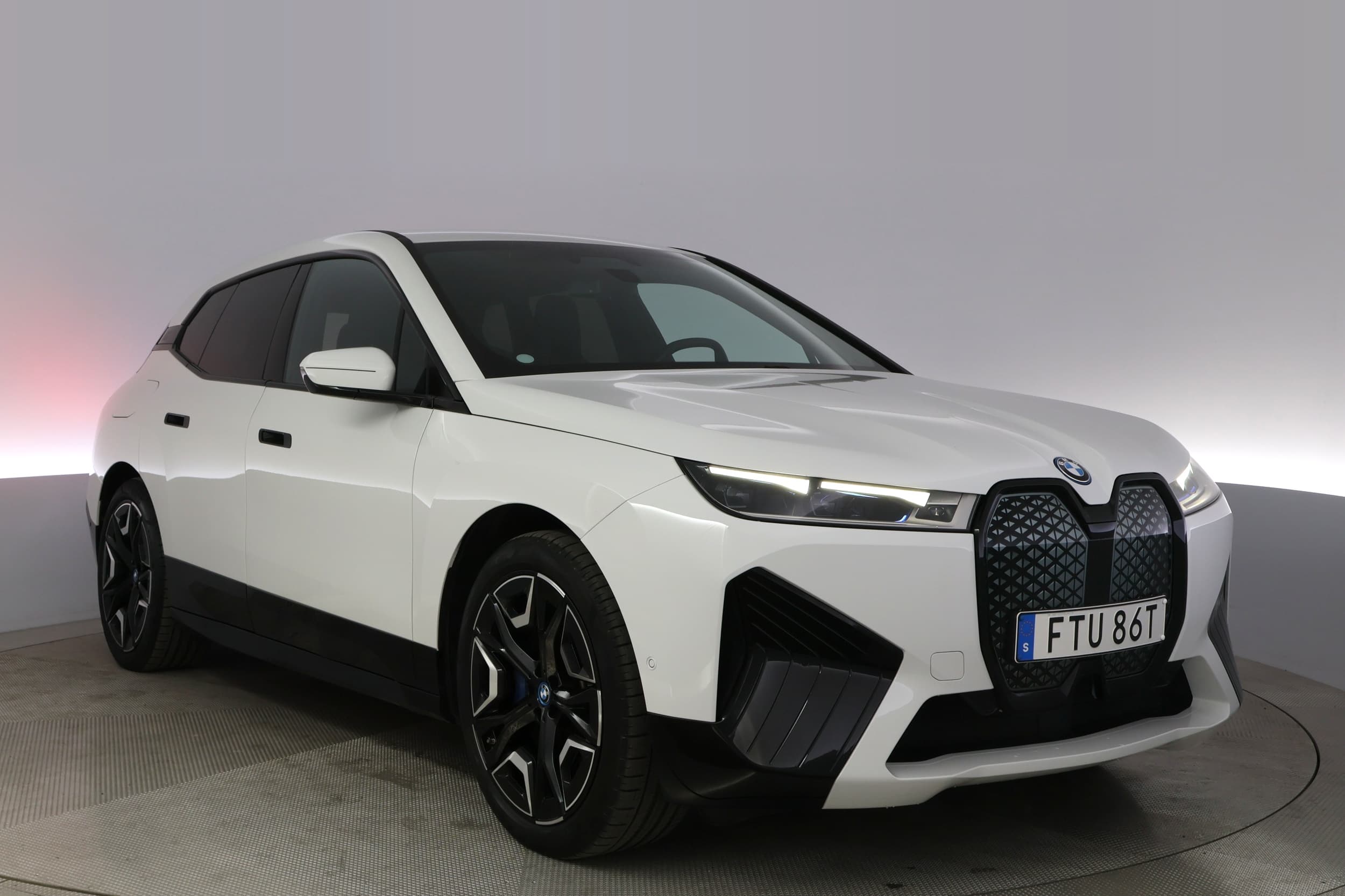 BMW iX