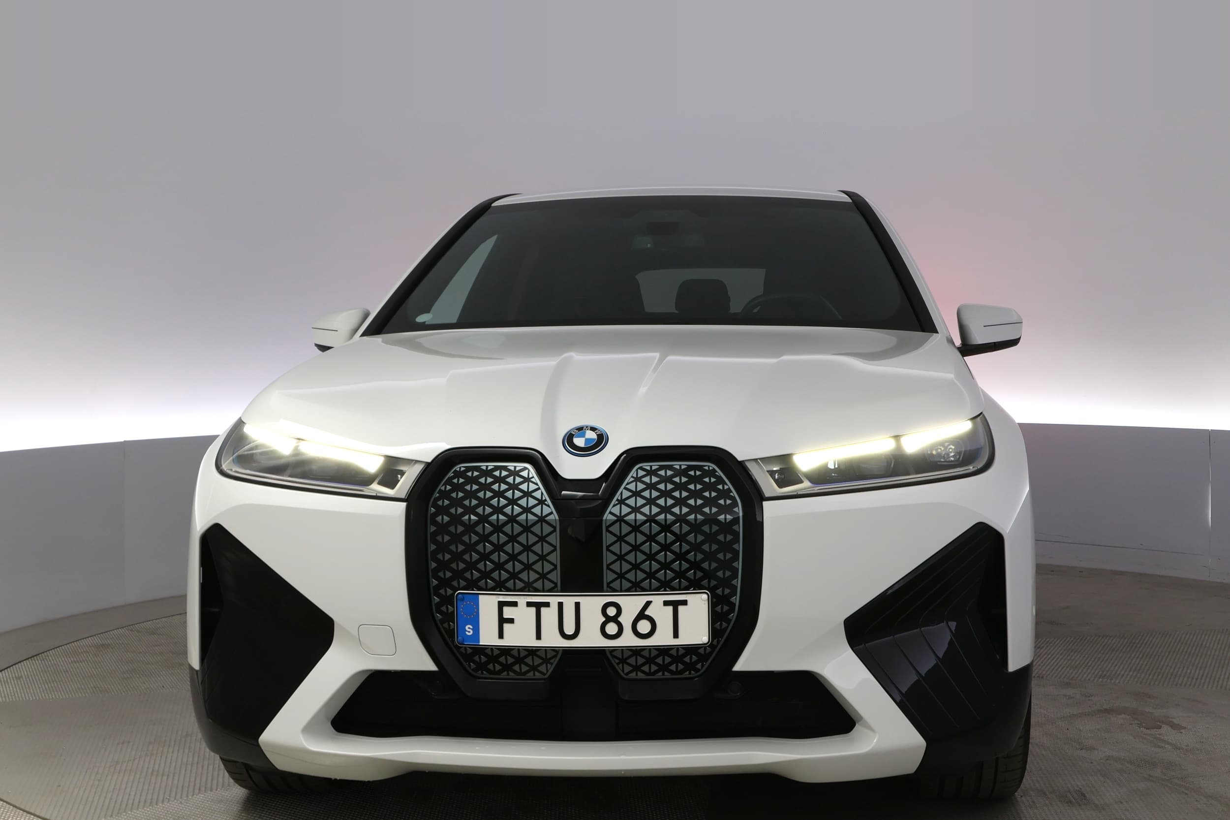 BMW iX