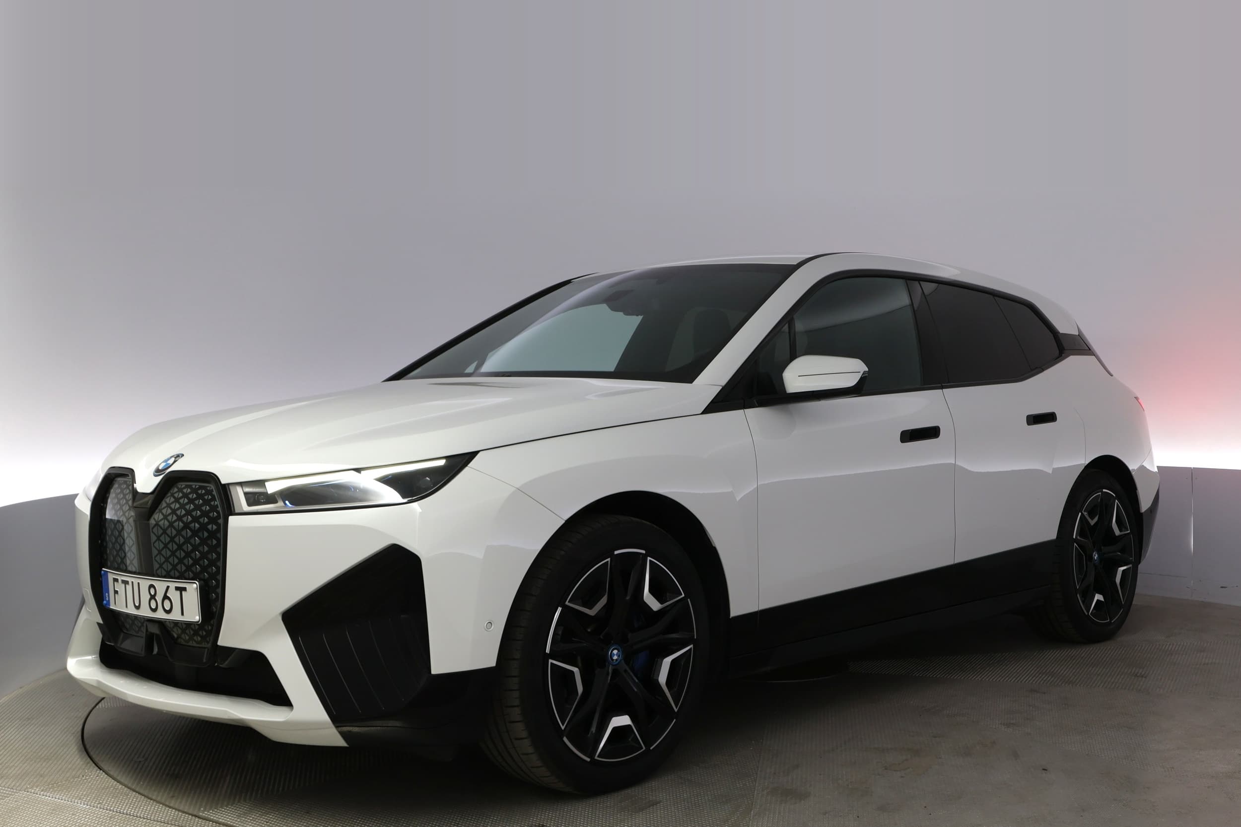 BMW iX