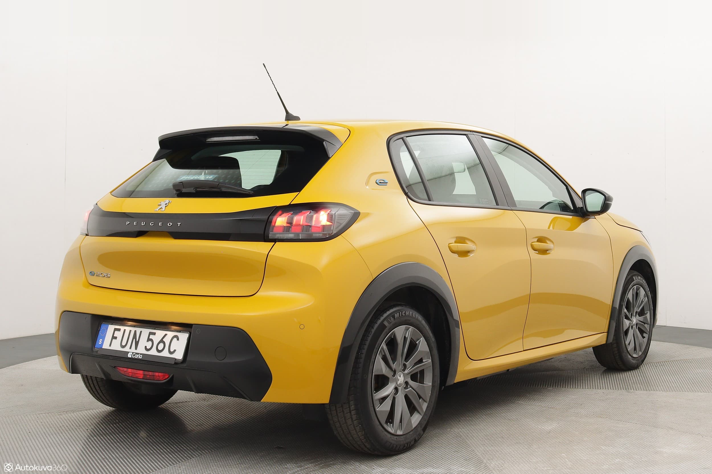 Peugeot e-208