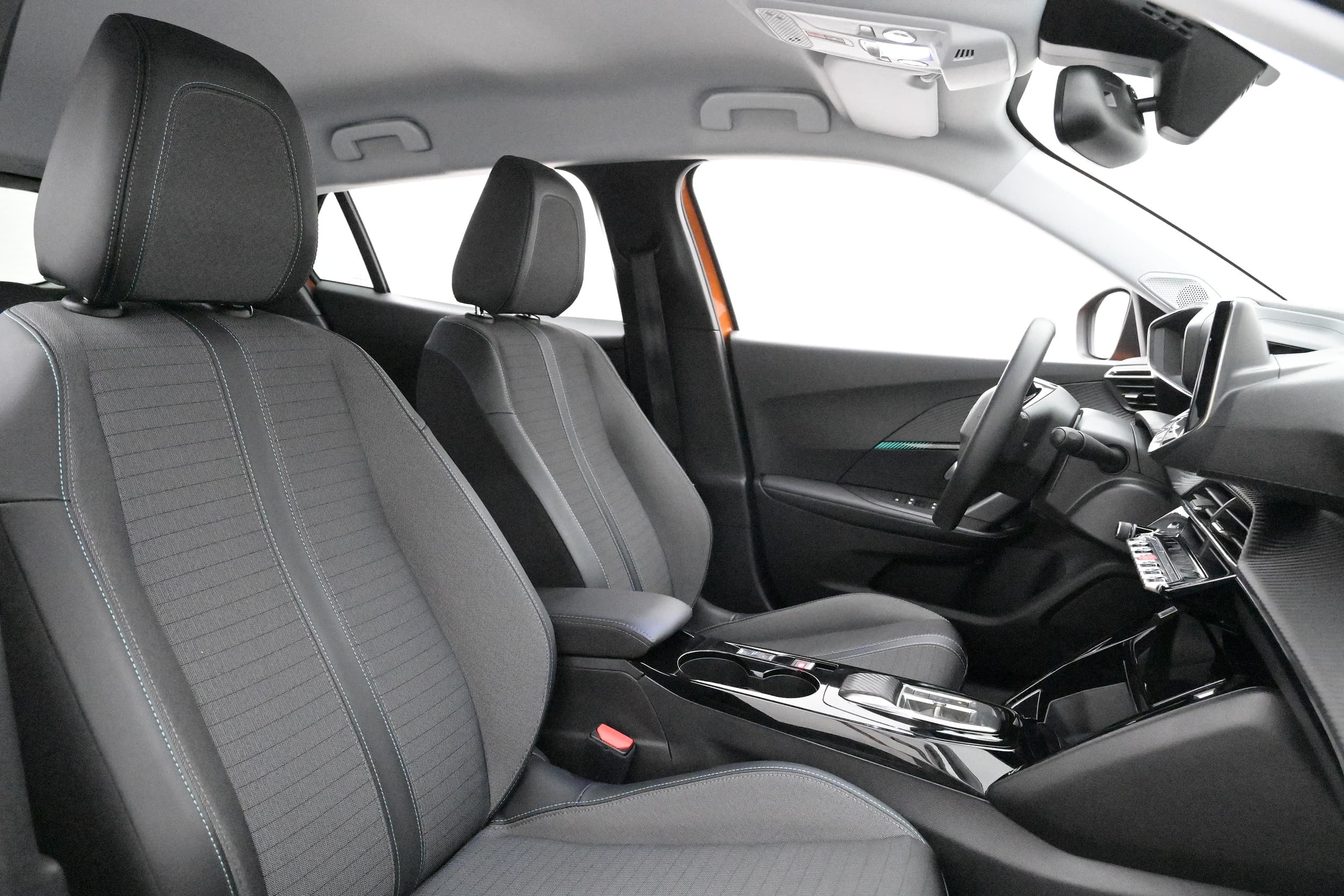 Peugeot e-2008