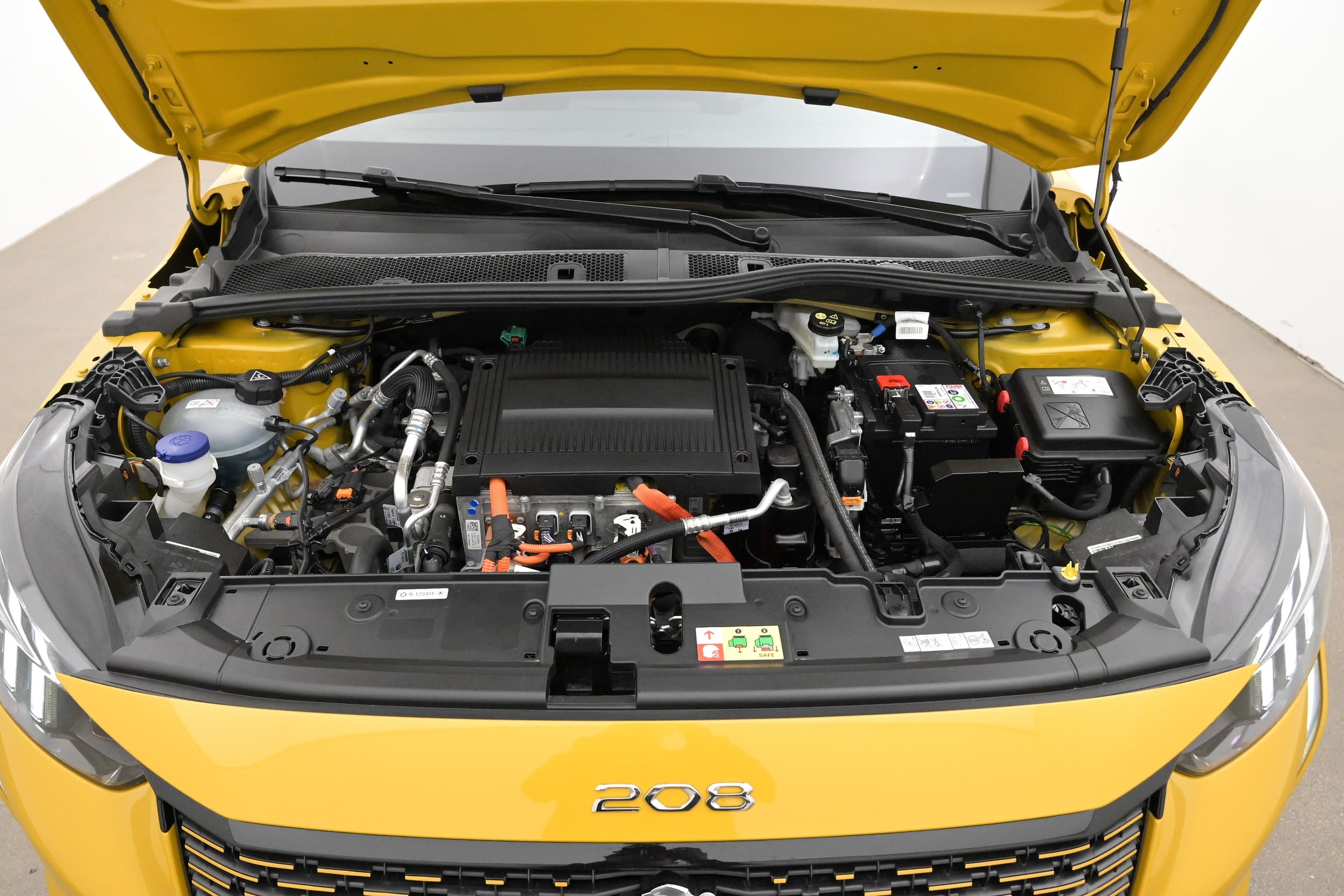 Peugeot e-208