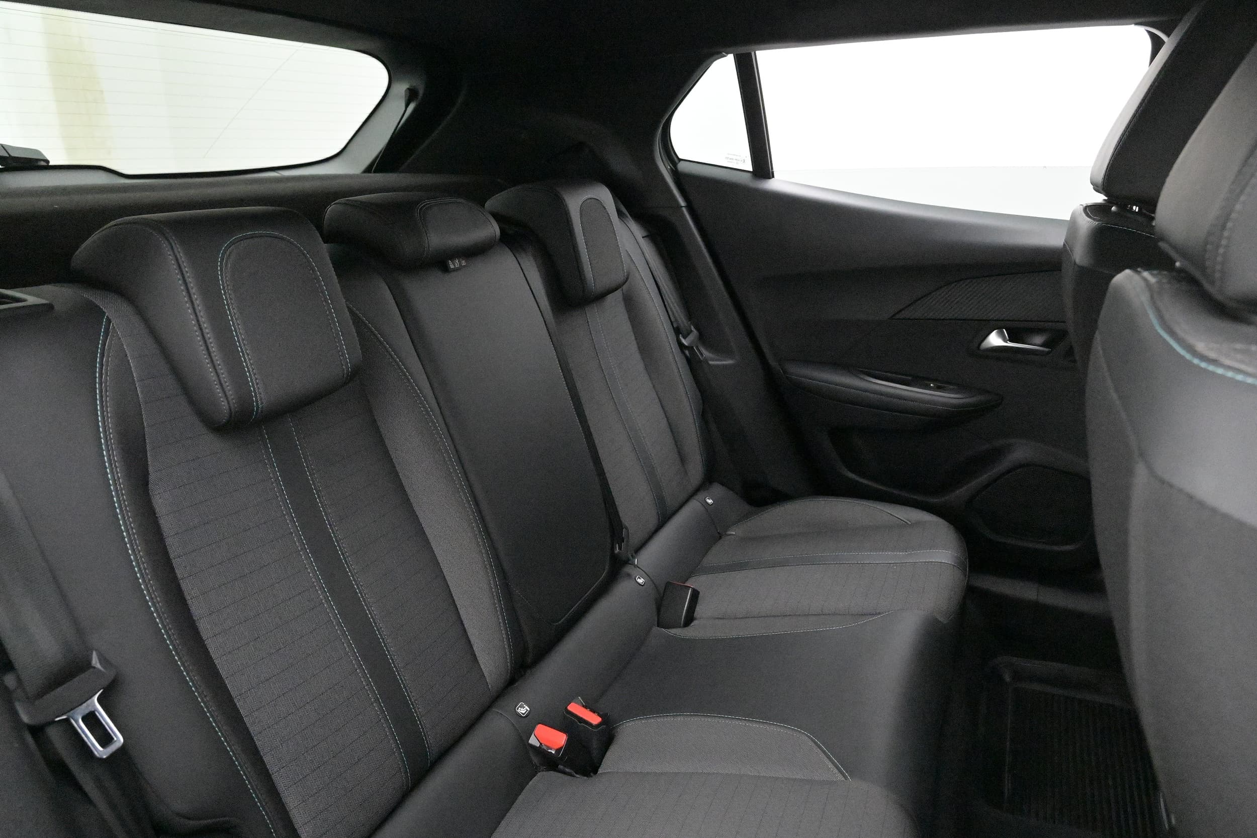 Peugeot e-2008