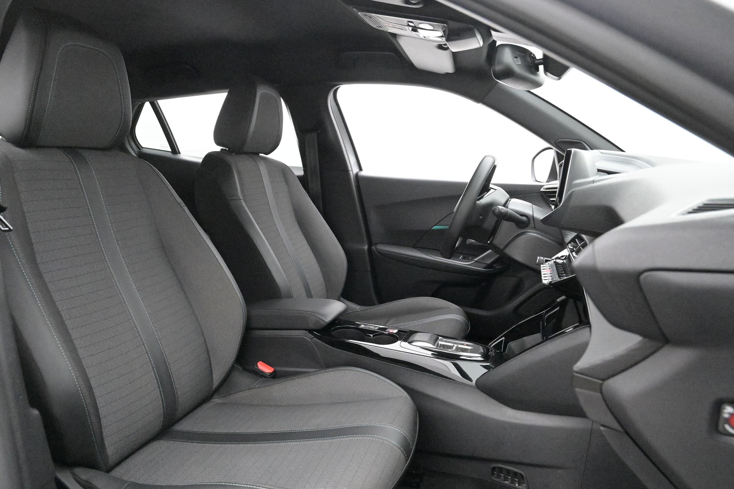Peugeot e-2008