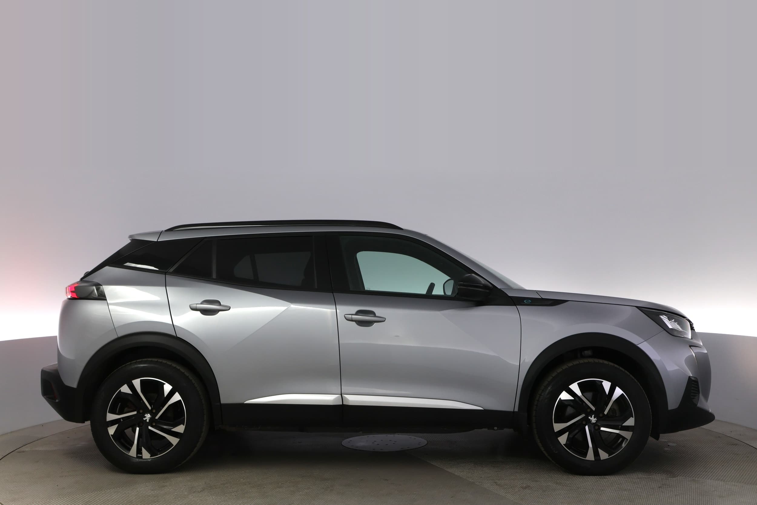 Peugeot e-2008