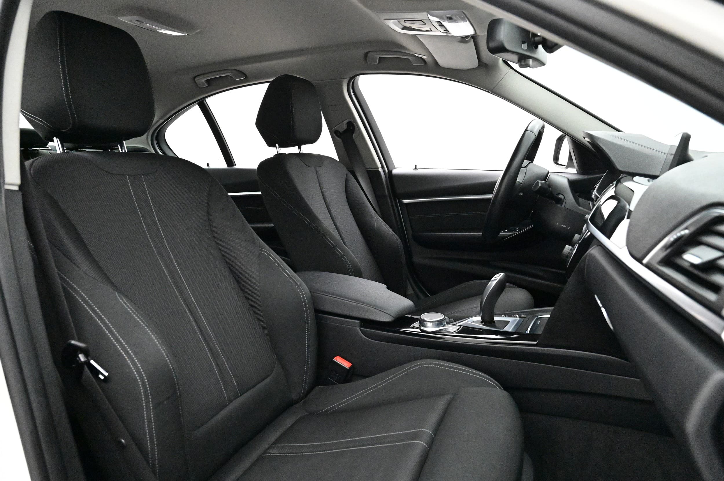 BMW 330e