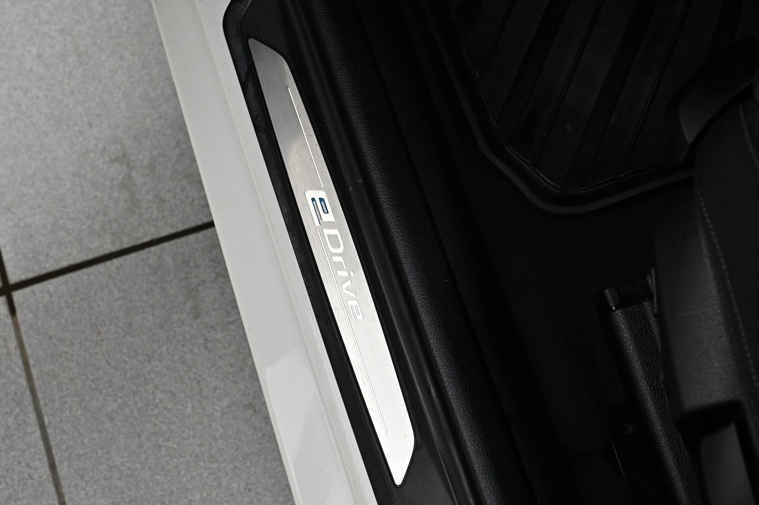 BMW 330e