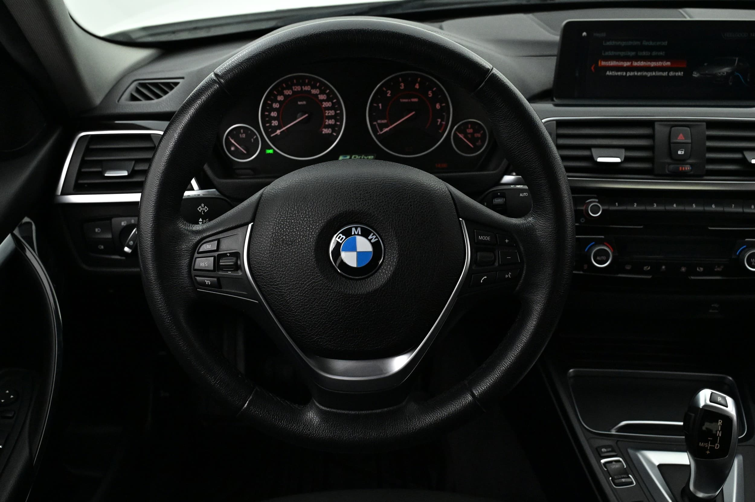 BMW 330e