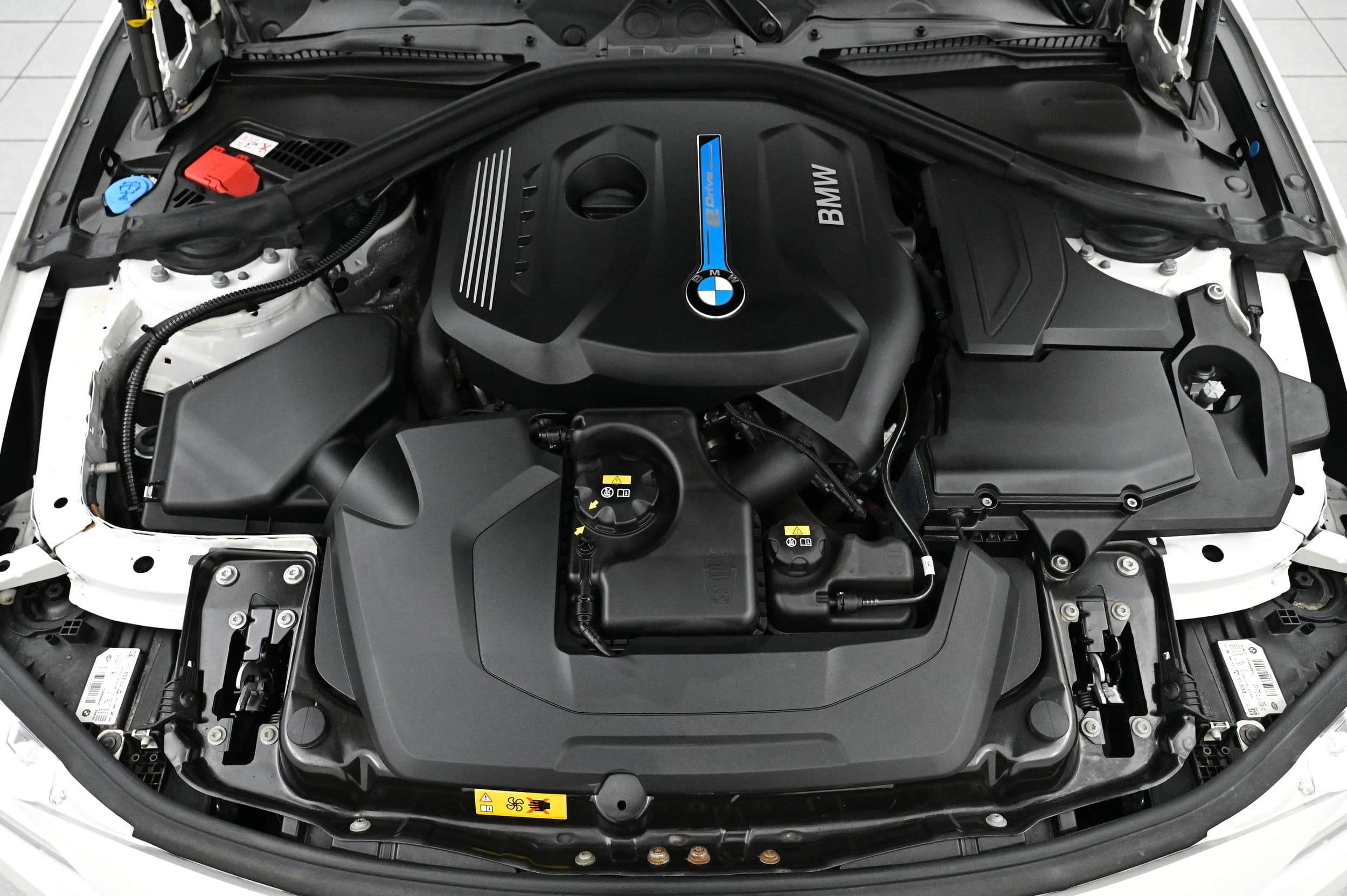 BMW 330e