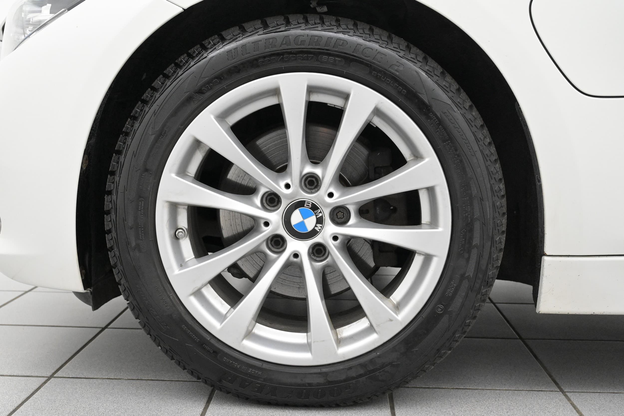 BMW 330e