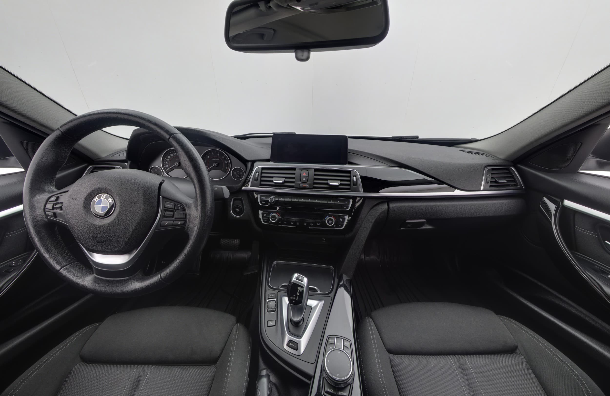 BMW 330e