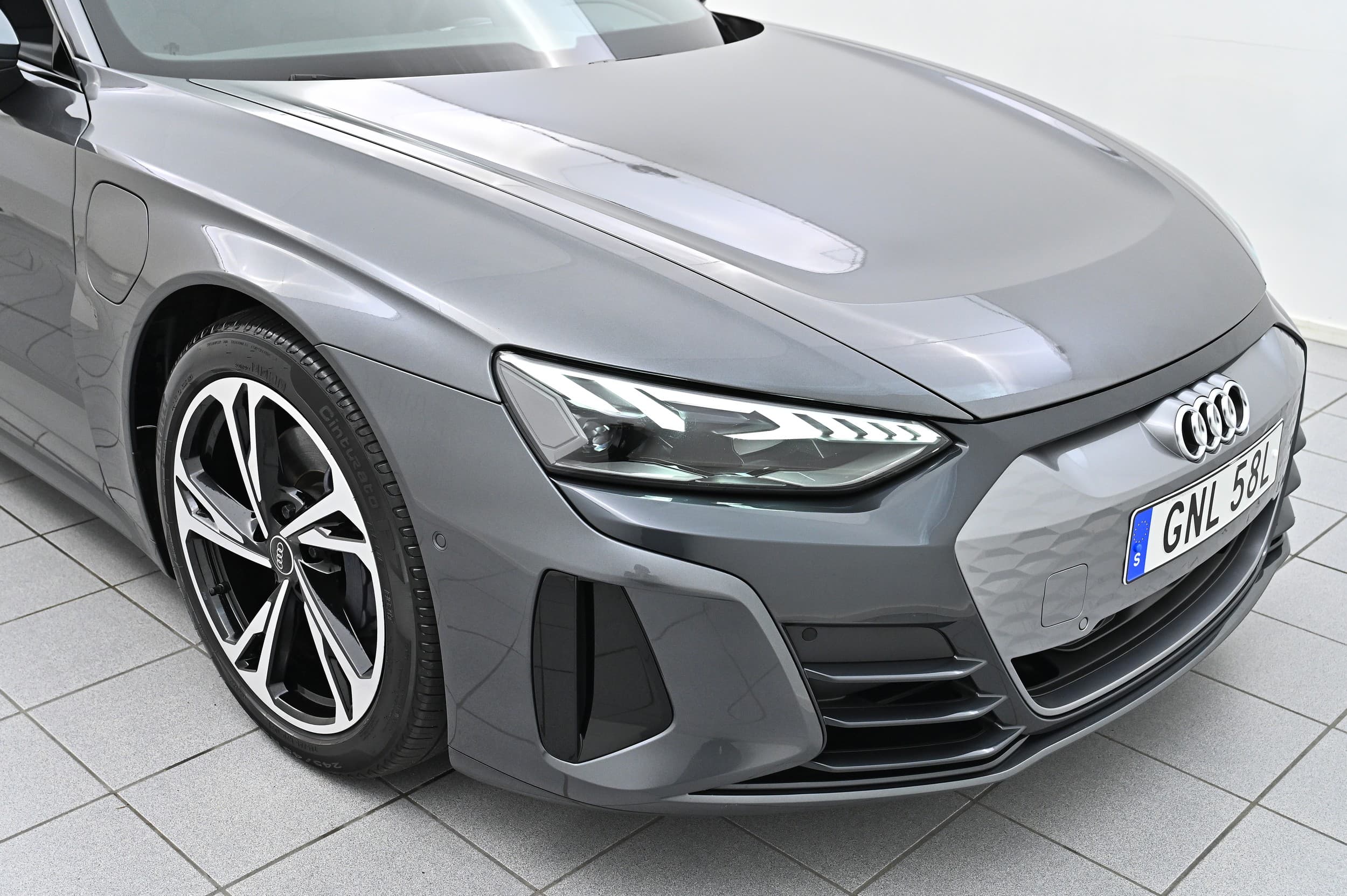 Audi e-tron